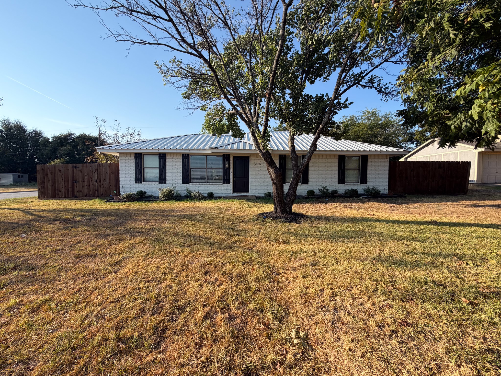 616 E Avenue E, Midlothian, TX 76065 — photo 2