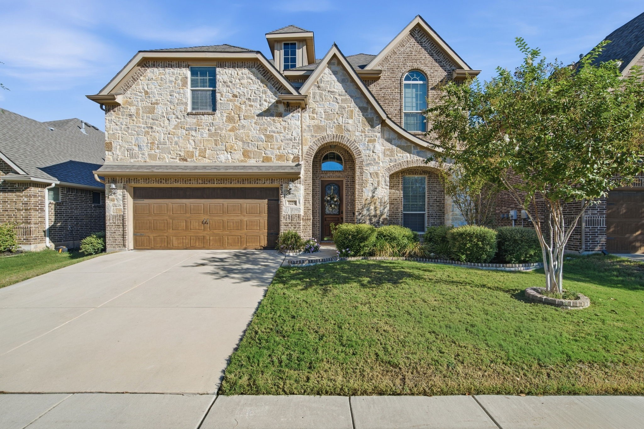 1229 Realoaks Drive — photo