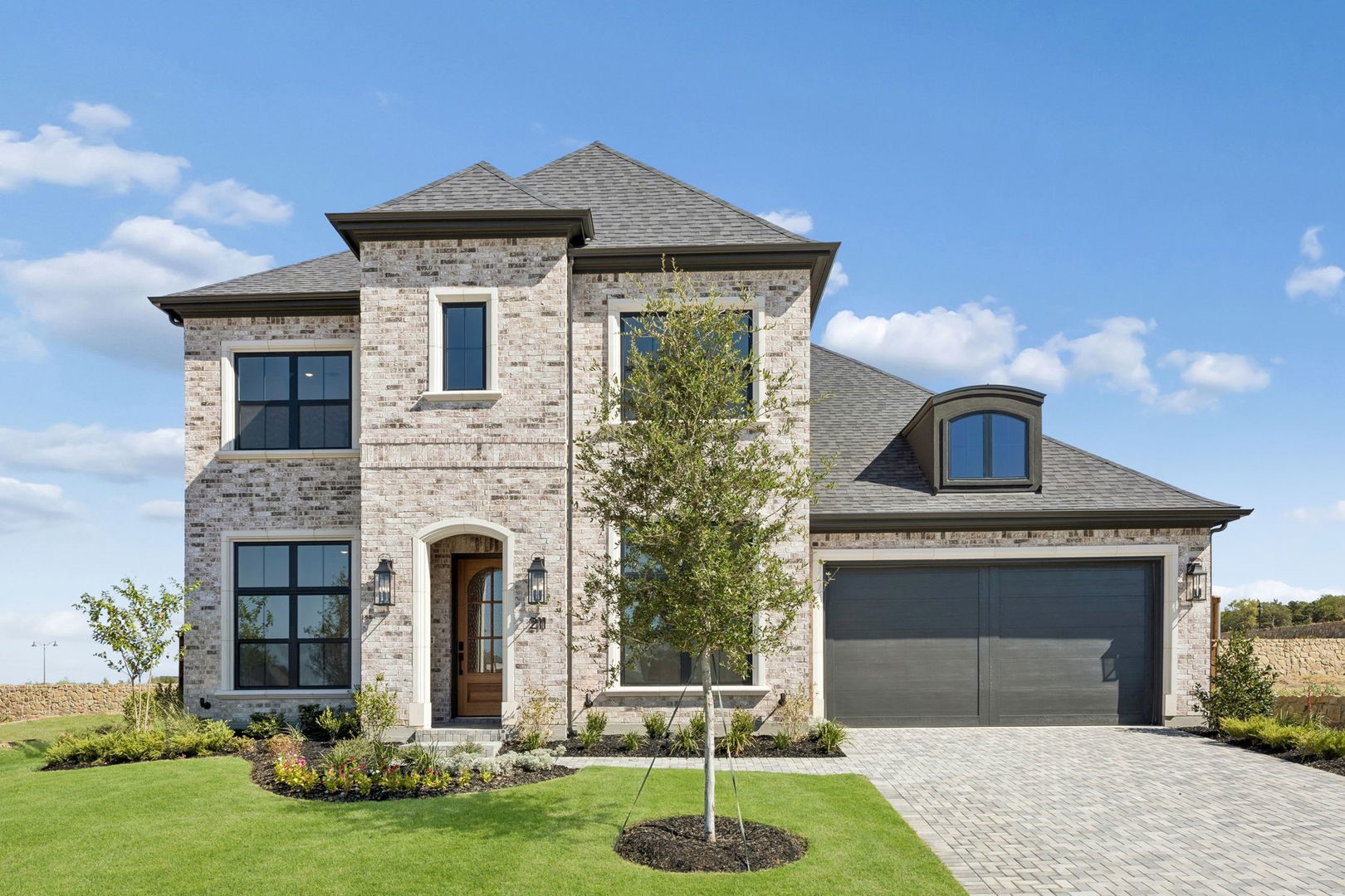 211 Nightfall Dr — photo