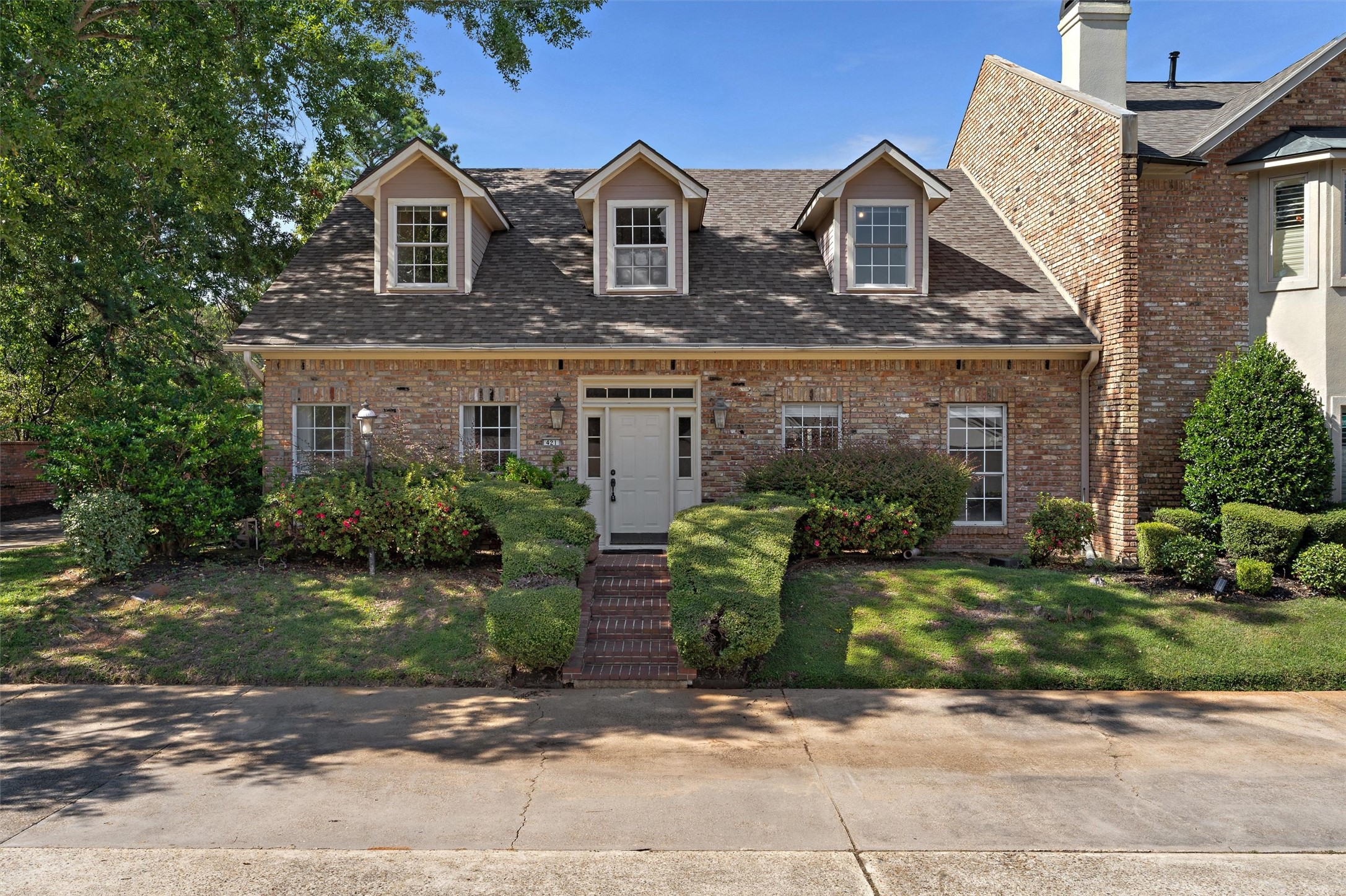 421 Landmark Drive — photo