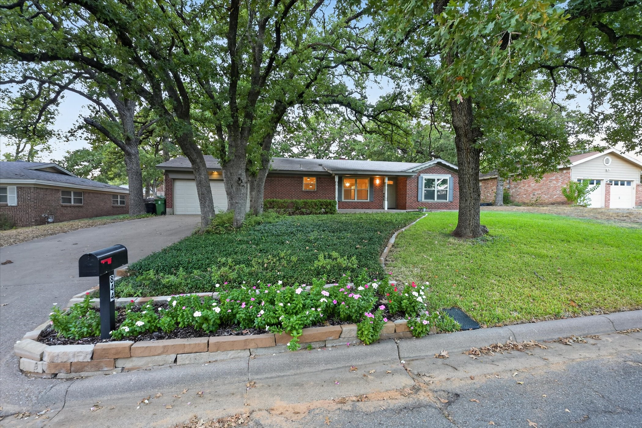 844 Woodcrest Drive — photo