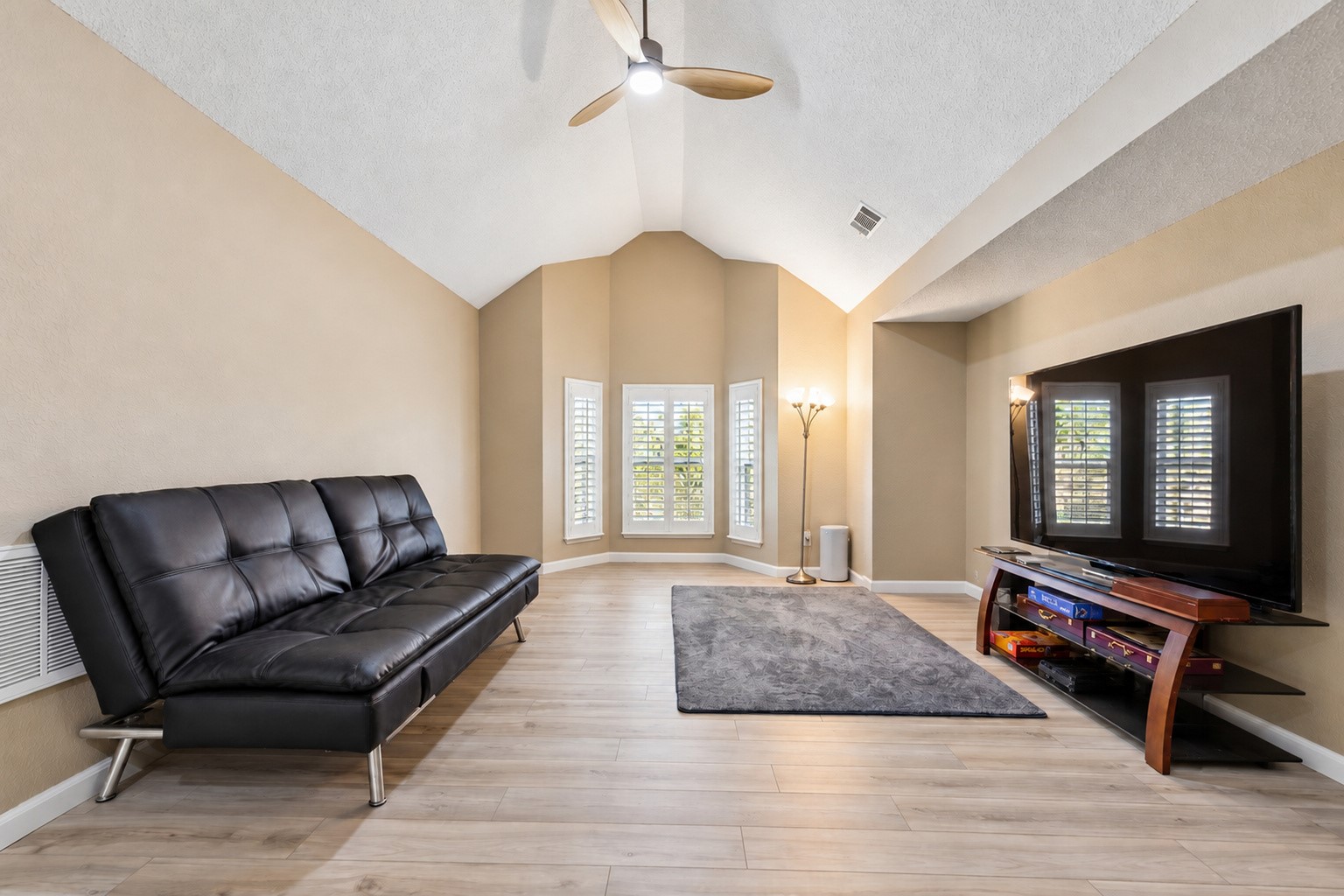 27 Monterey Drive — photo