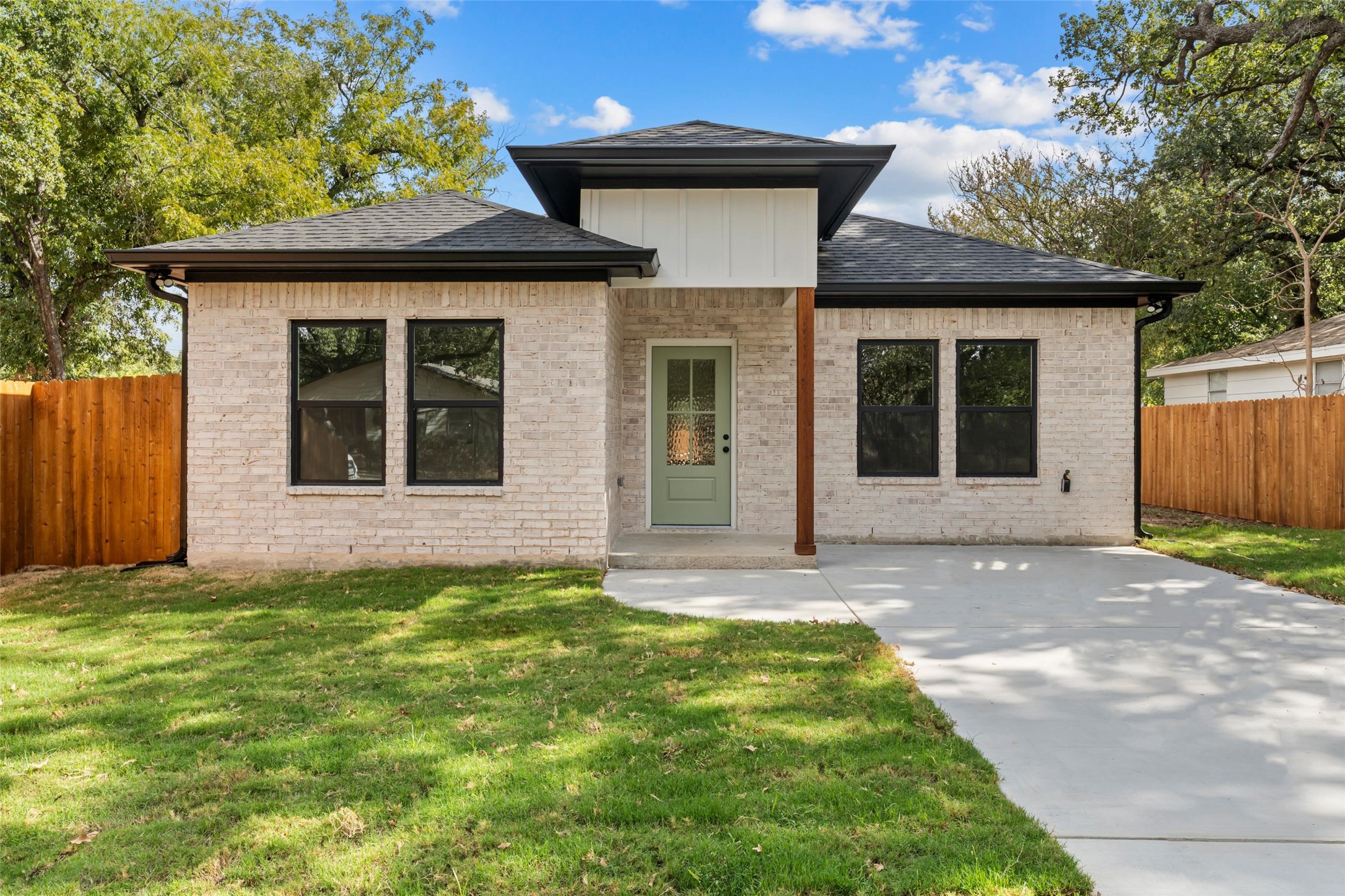 1115 Campbelton — photo