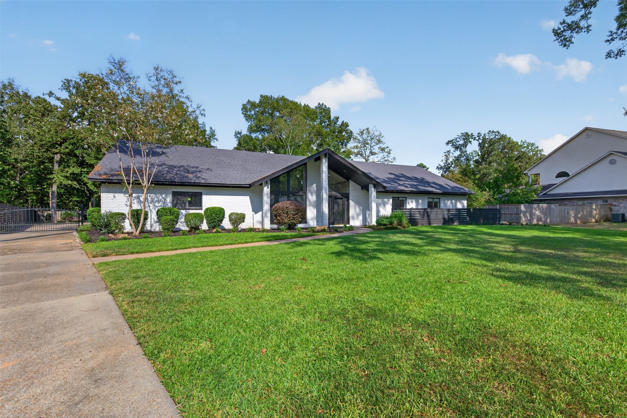 1044 Bauxhall Circle — photo