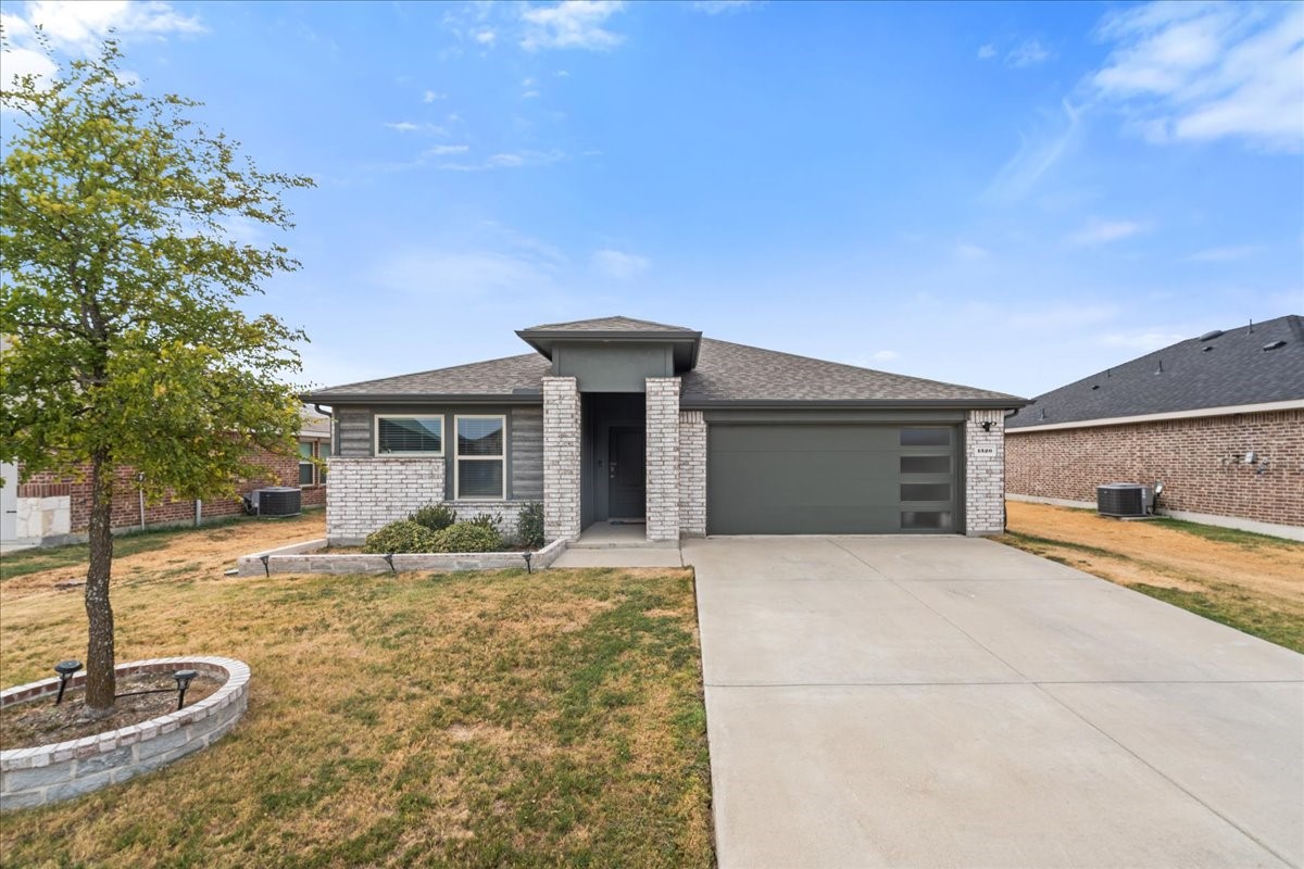 1320 Community Way — photo