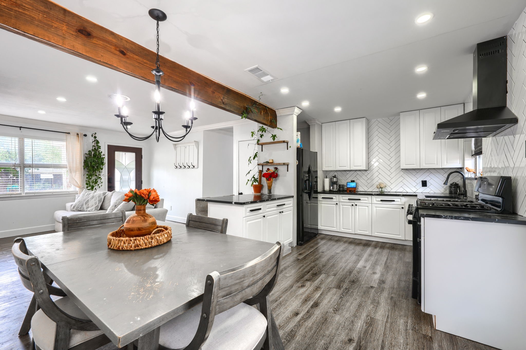 4413 Hyde Park Drive — photo