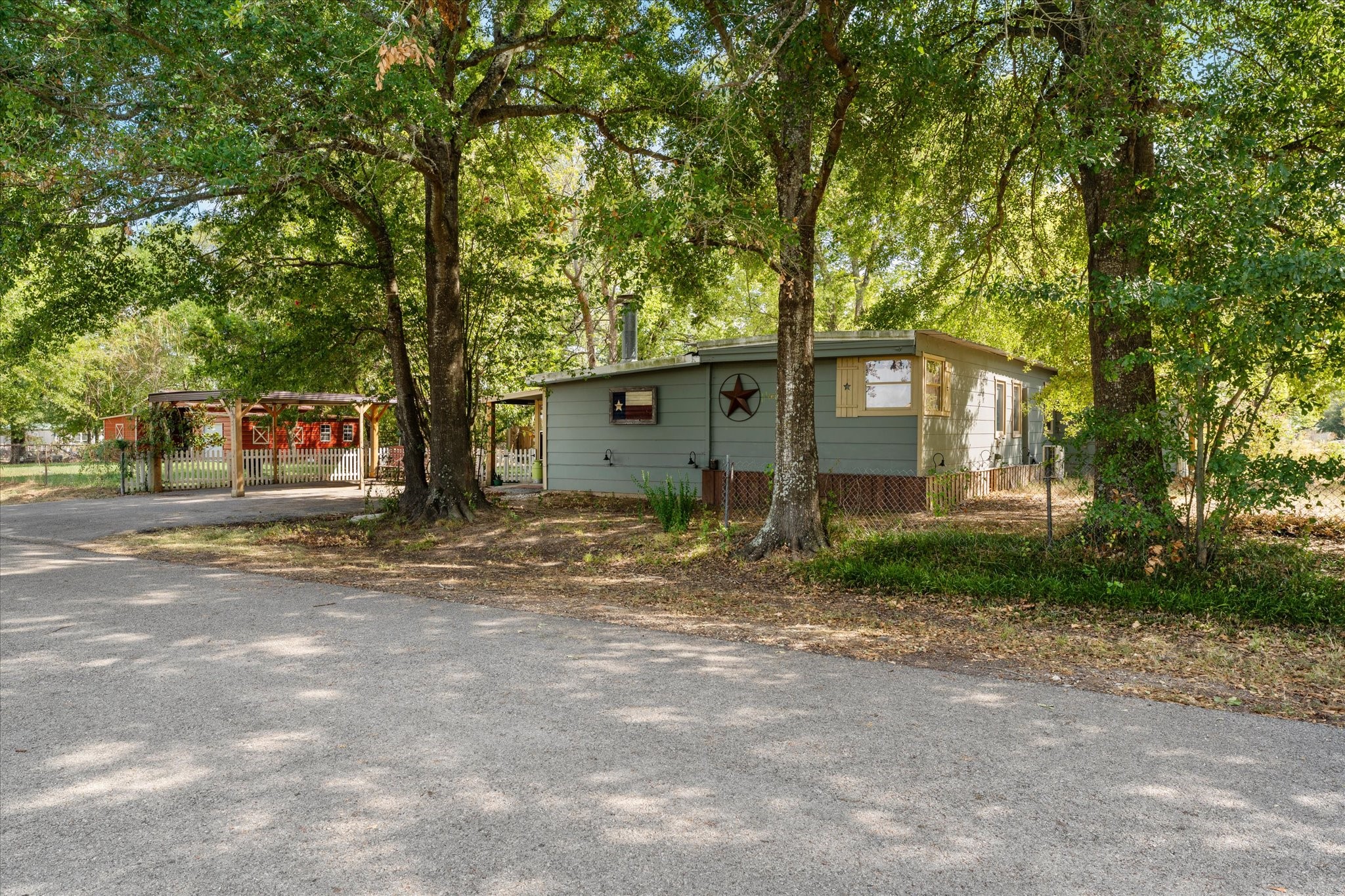 718 Suncrest Drive — photo