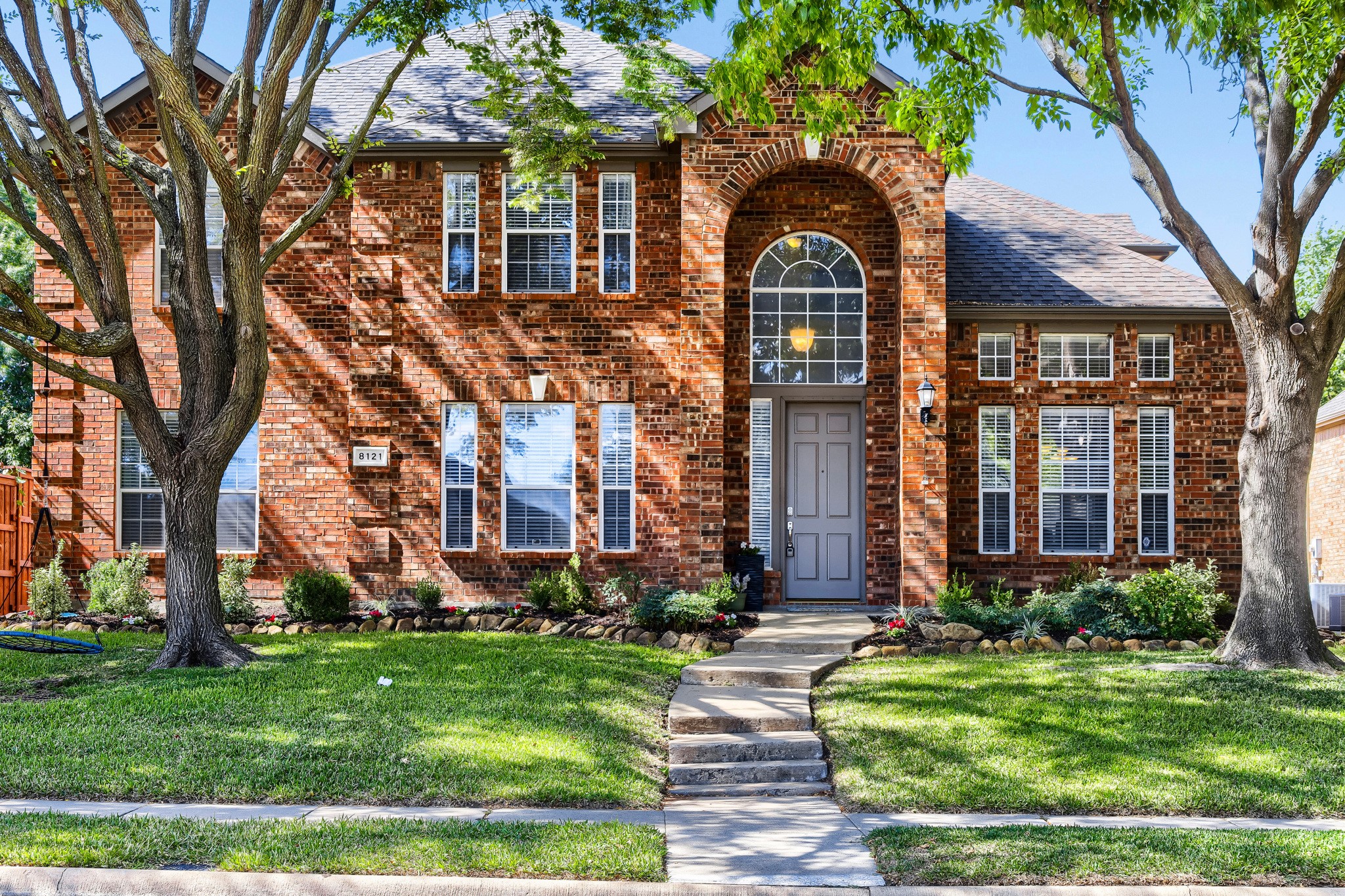 8121 Fountain Springs Drive — photo