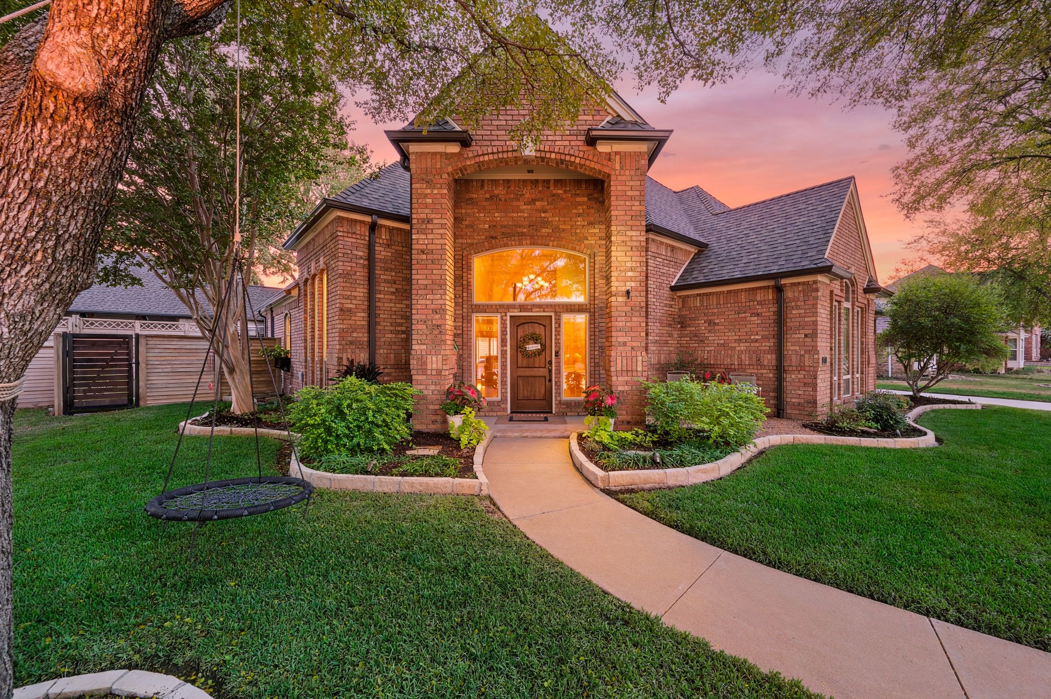 2736 Woodbridge Drive — photo