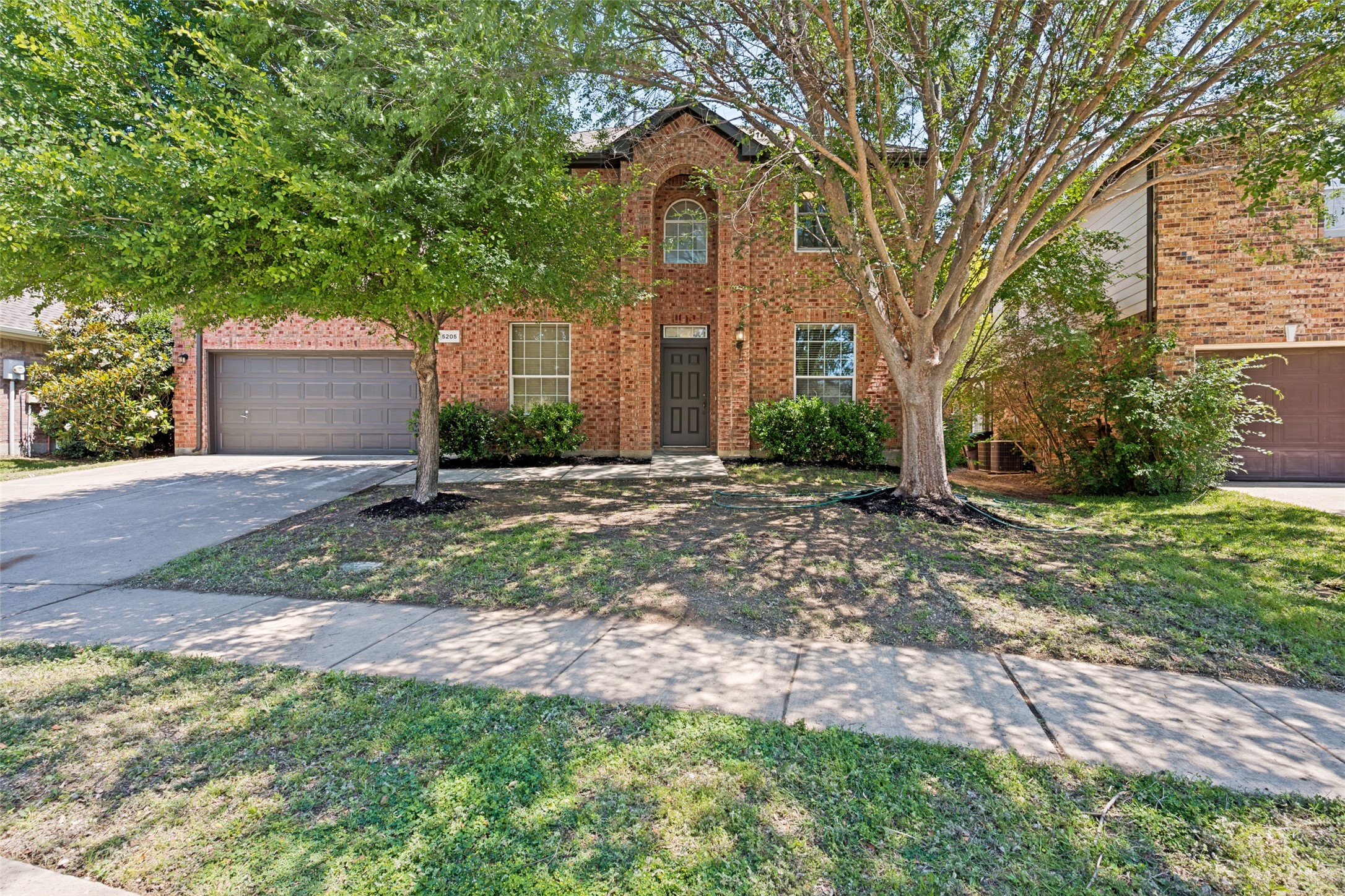 5205 Bay View Drive — photo