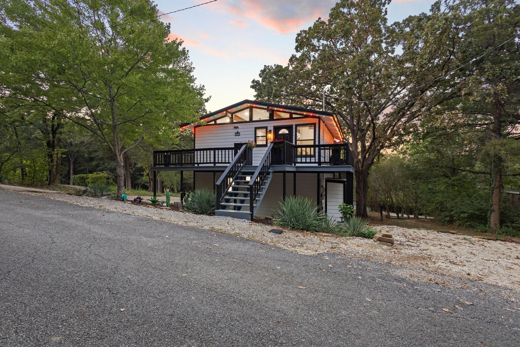 207 Wales Drive — photo