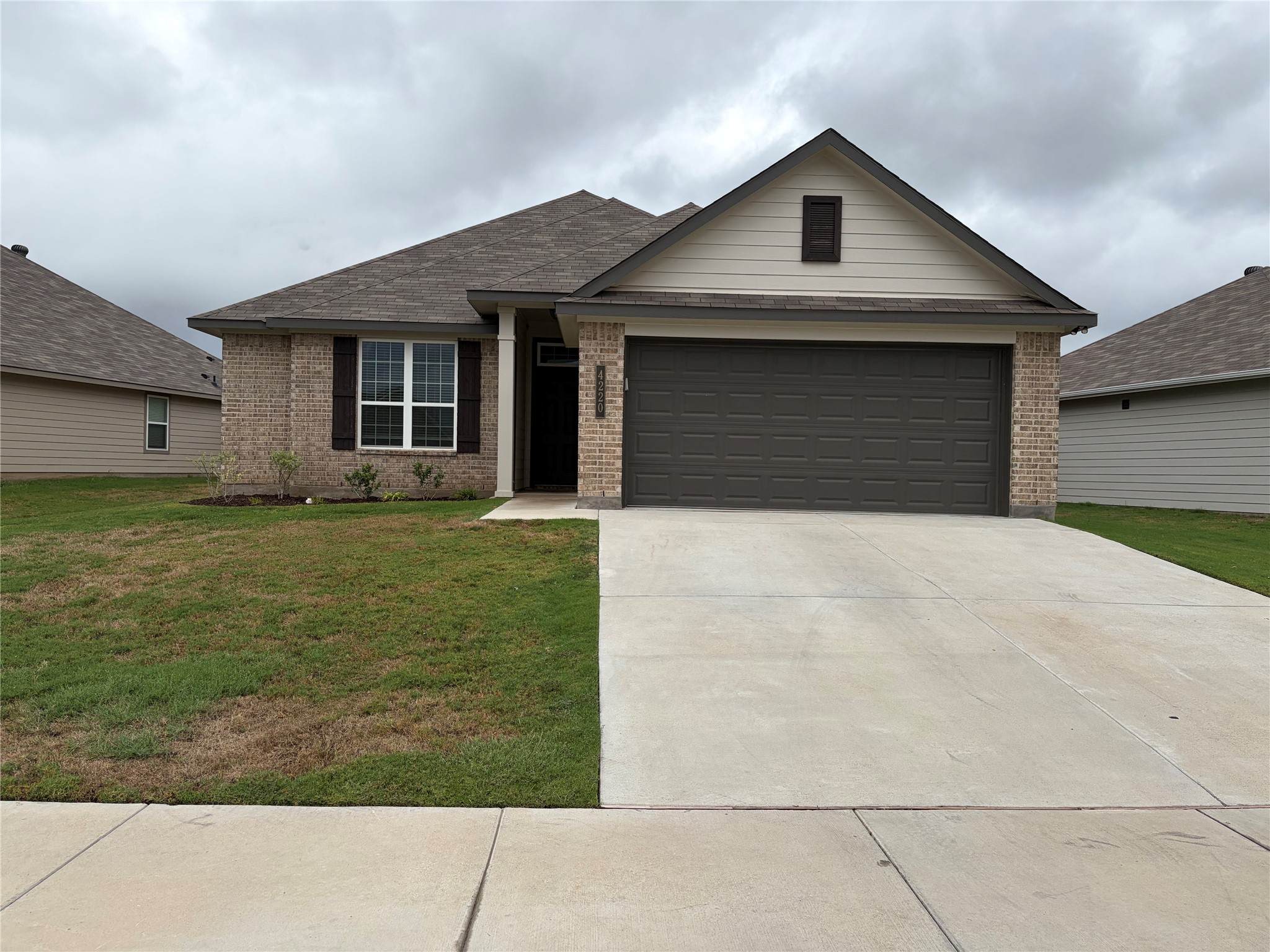 4220 Centerfire Road — photo