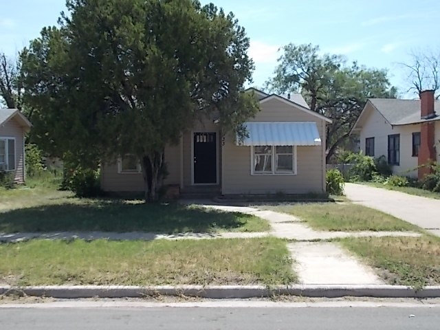 933 Peach Street — photo