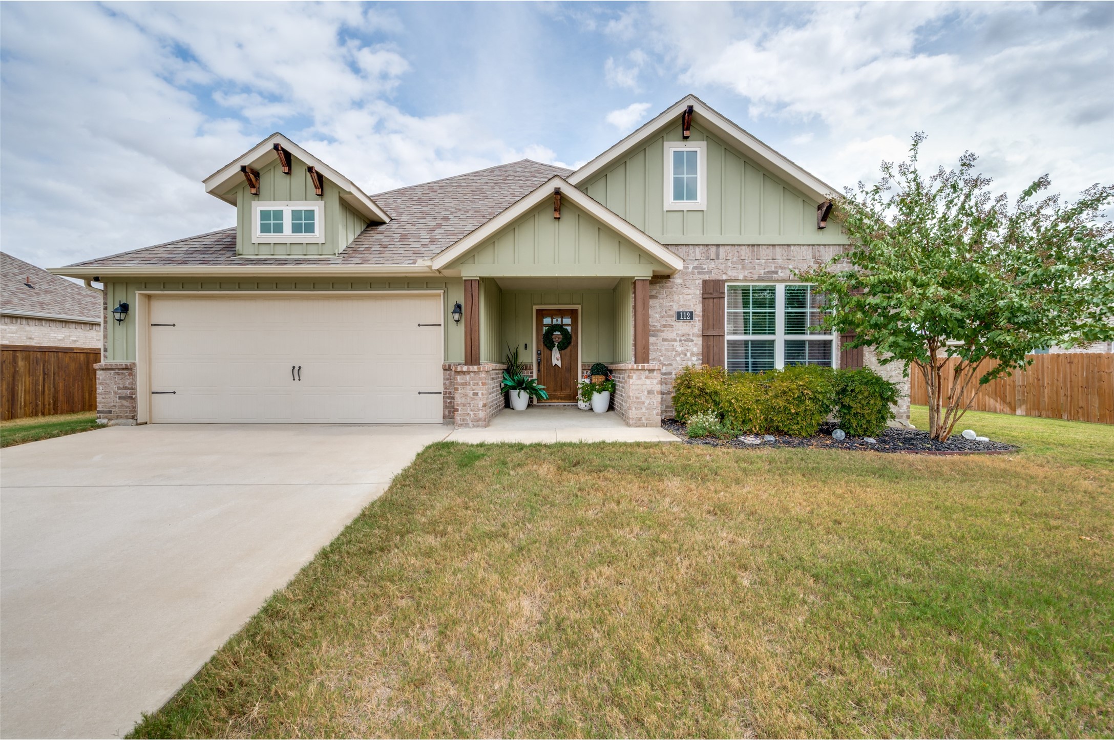 112 Kens Court — photo