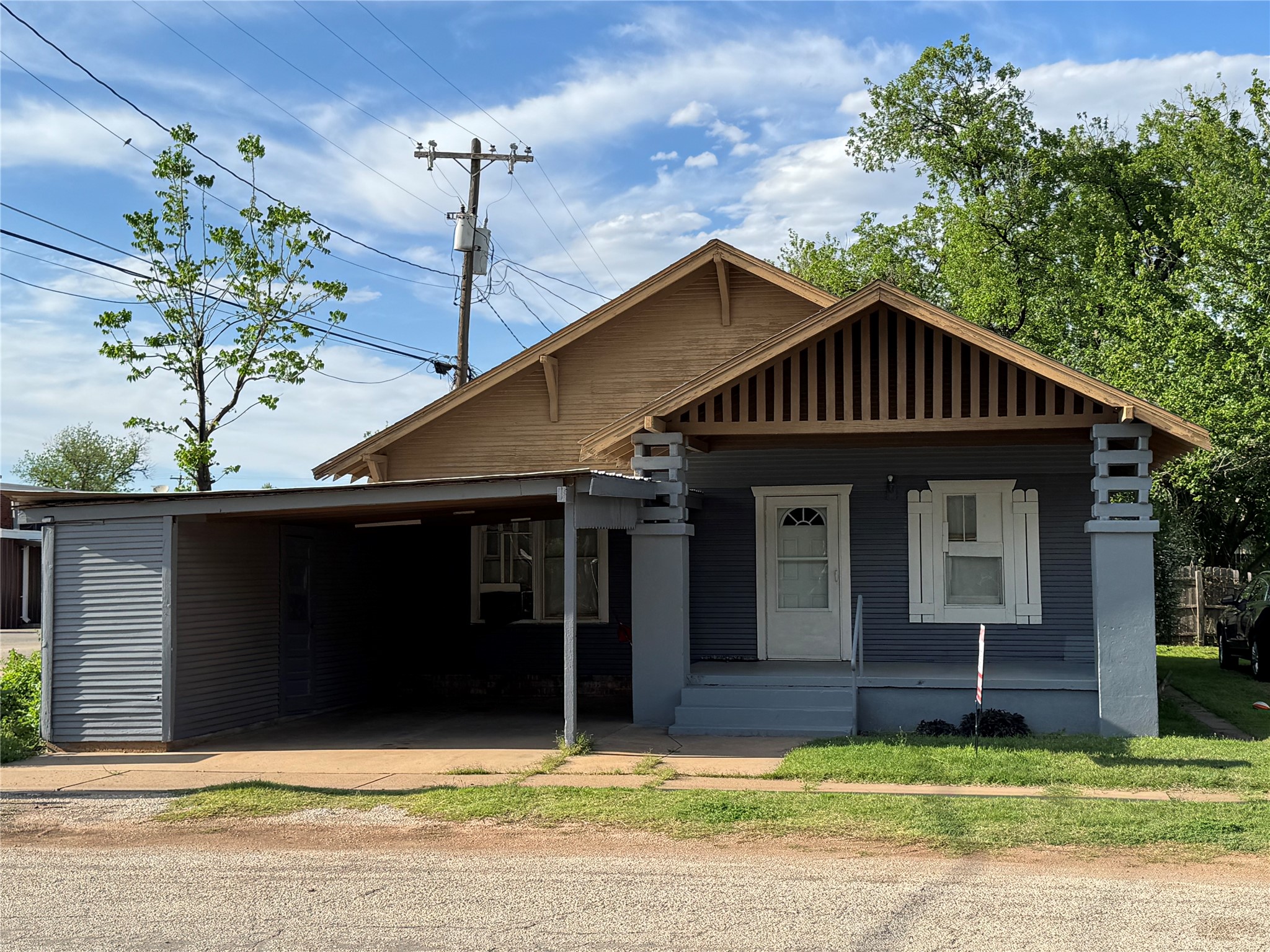 304 W Nevada Street — photo
