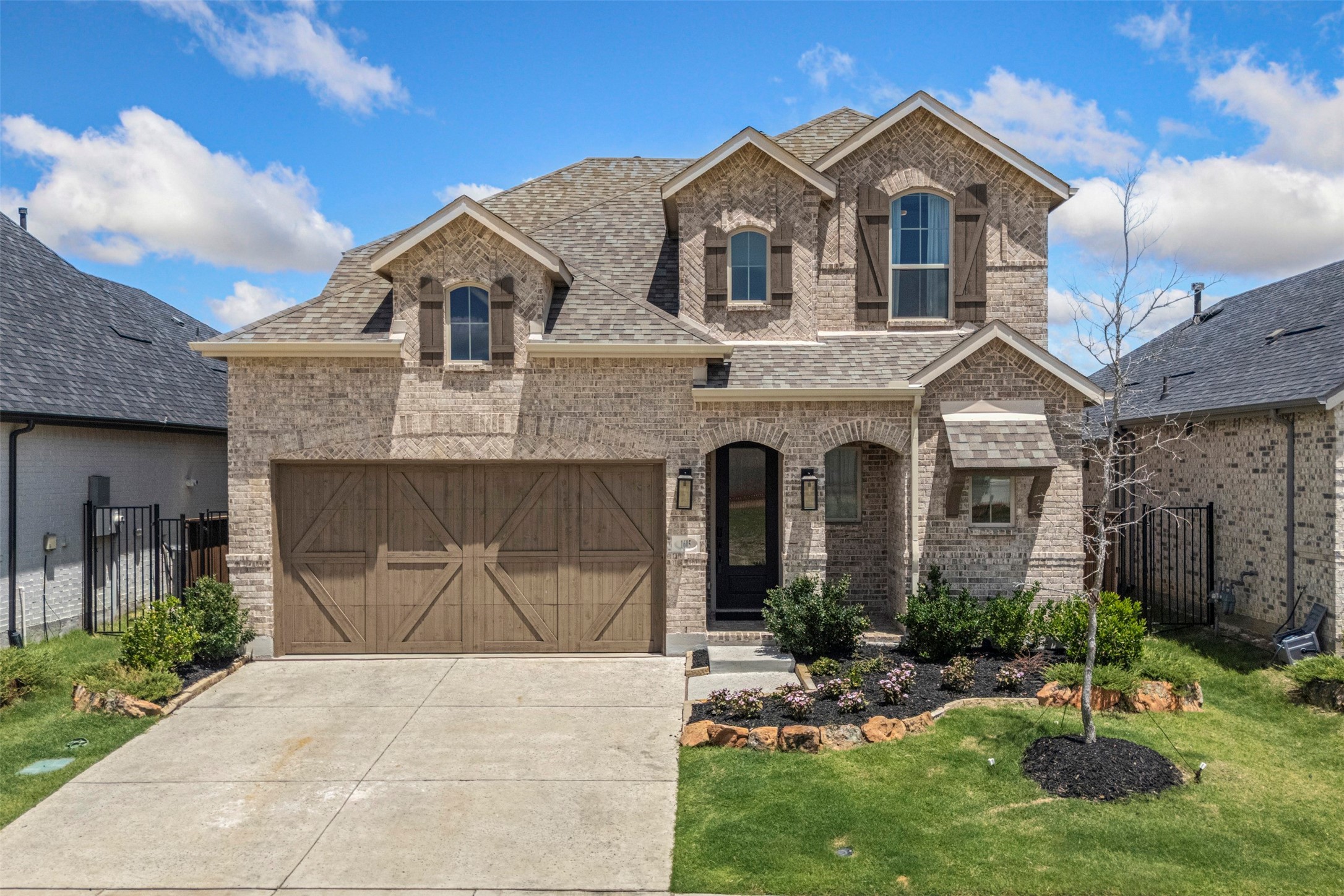 1605 Sandhill Lane — photo
