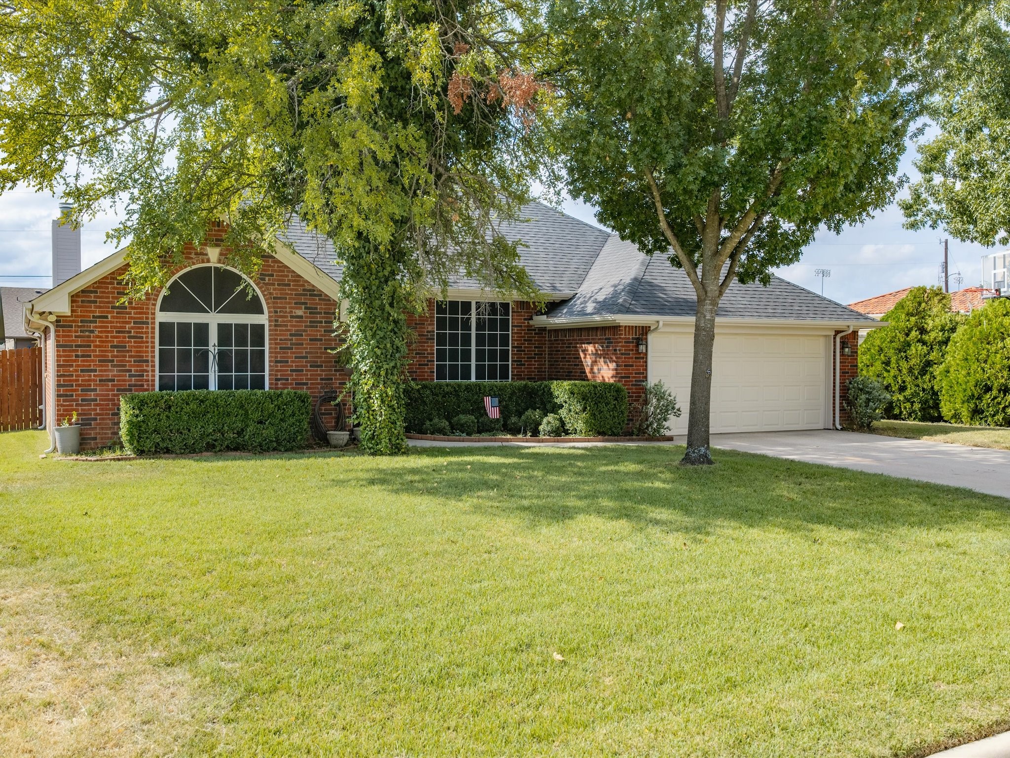 2106 Ridgewood Drive — photo