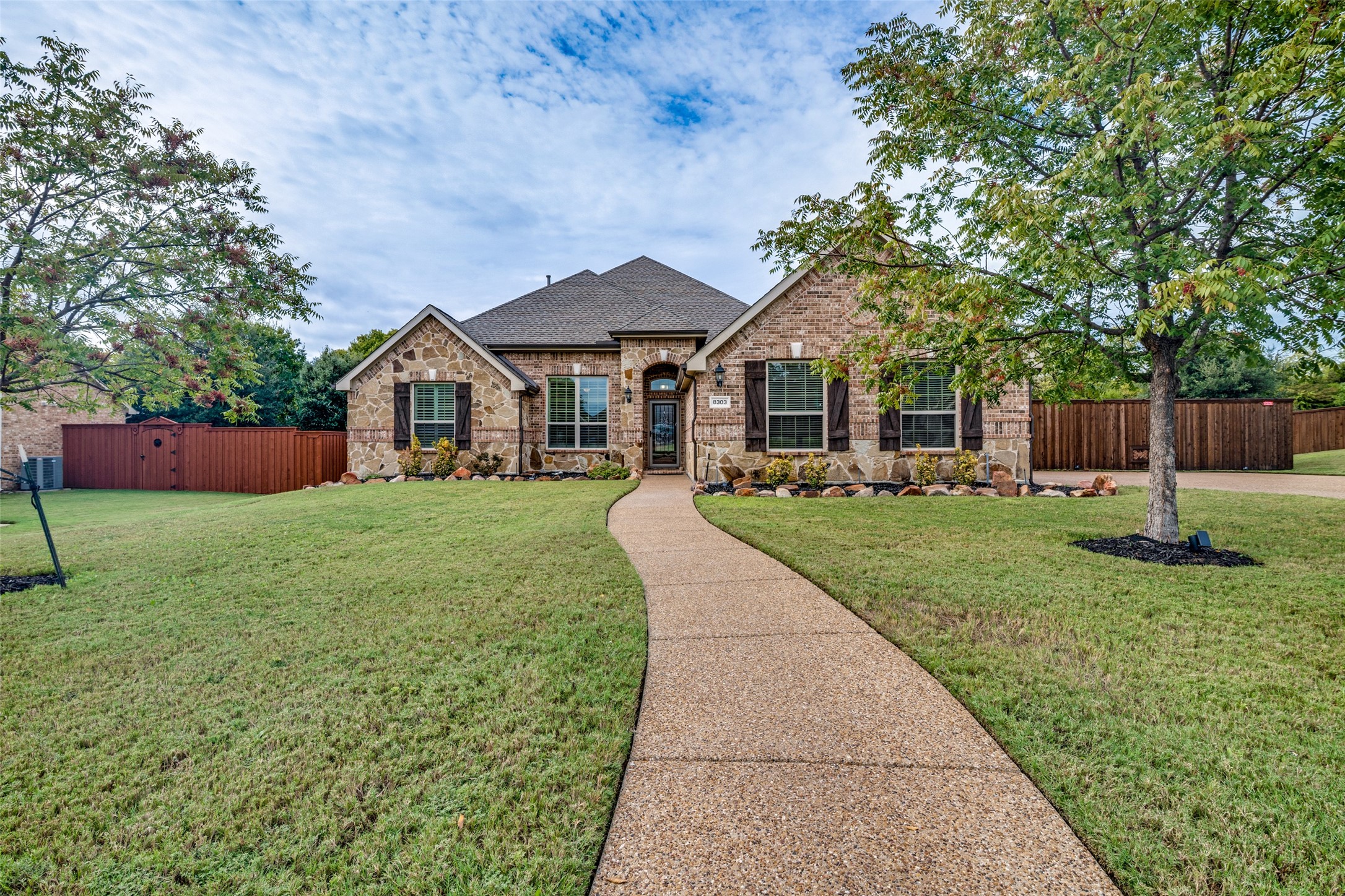 8303 Lake Valley Court — photo