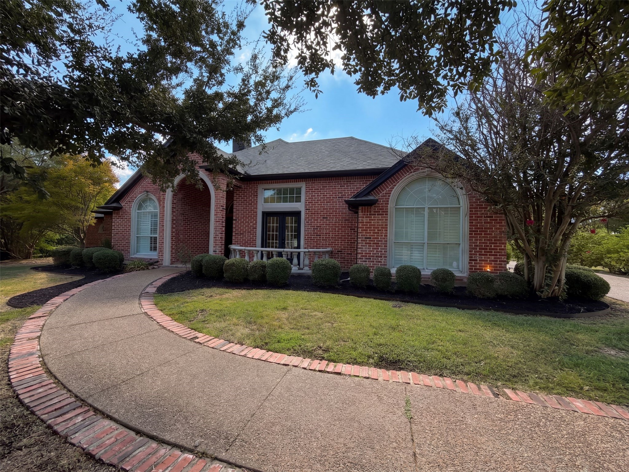 2836 S Lakeview Drive — photo