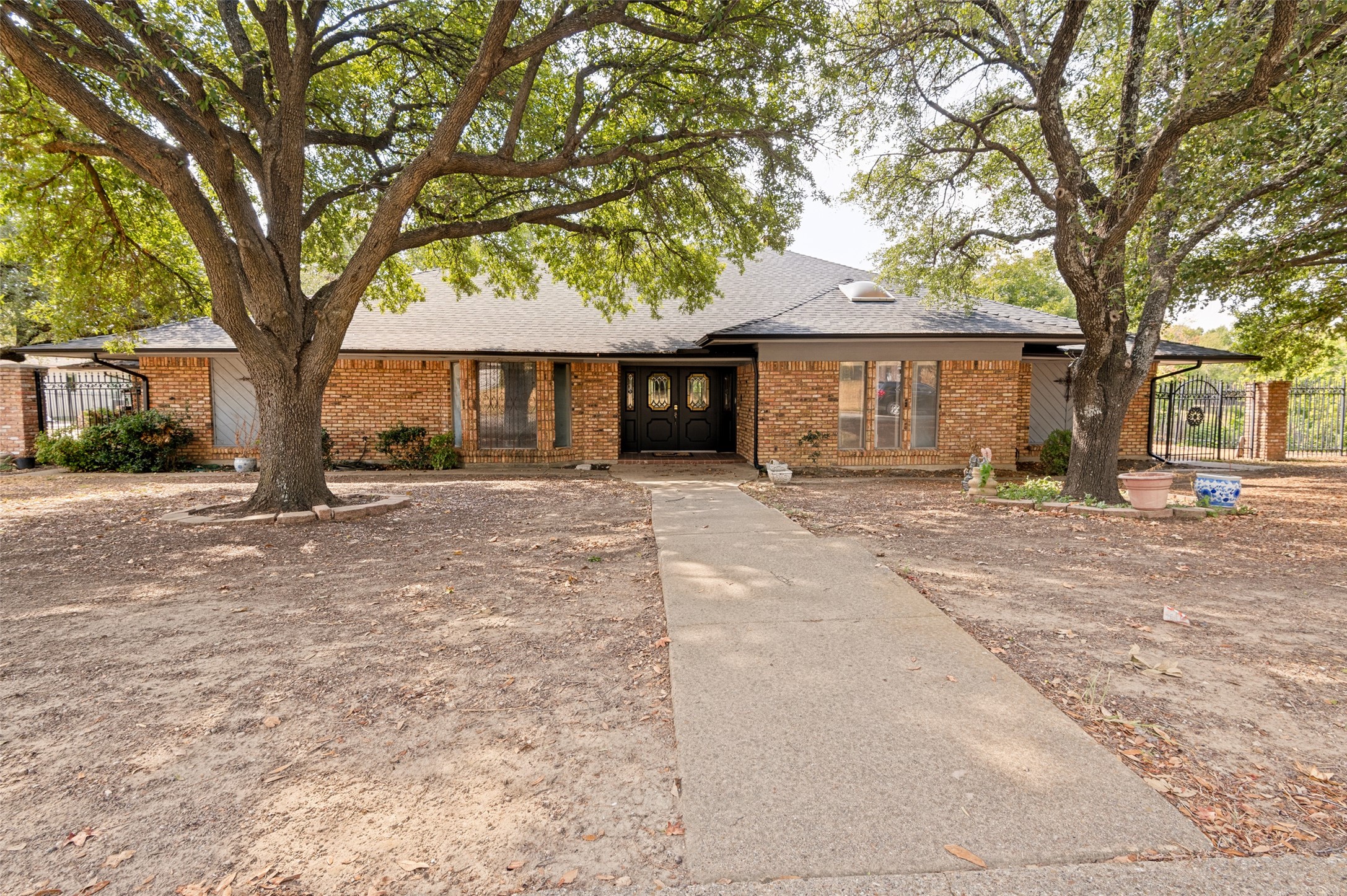 2104 Teakwood Trace — photo
