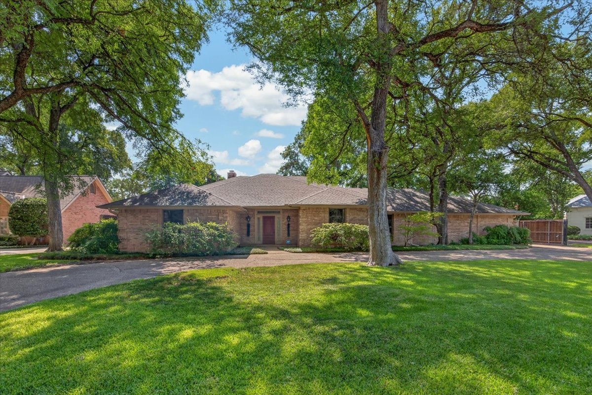 3520 Elm Creek Court — photo