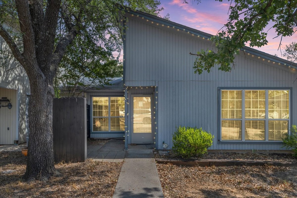 1217 Elm Court — photo