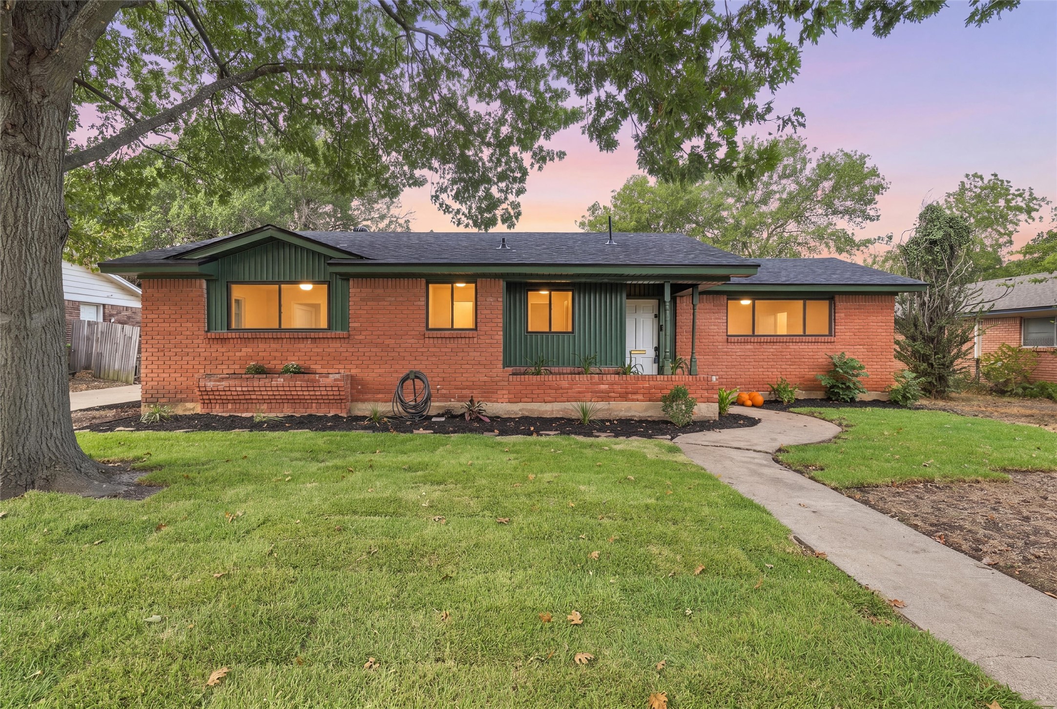 1720 Mountainview Drive — photo