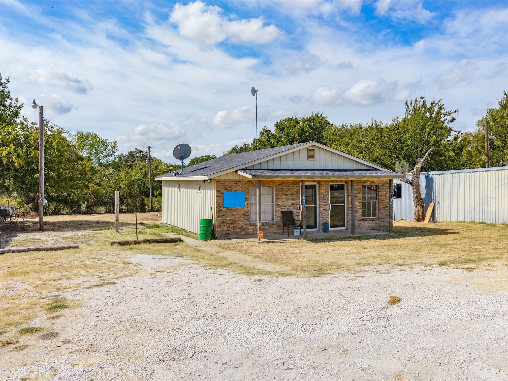 1576 E Highway 114 — photo
