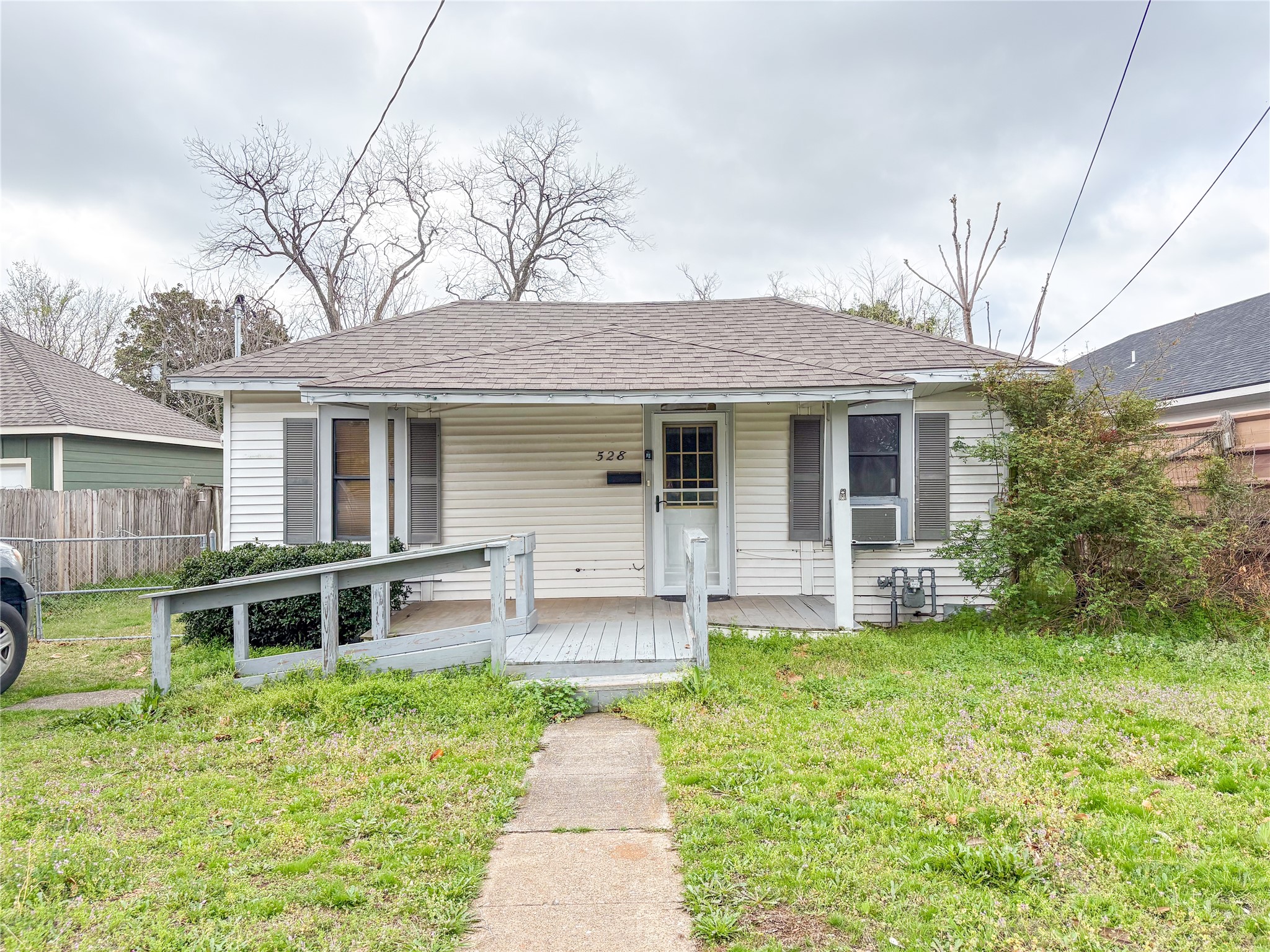 528 W Florence — photo