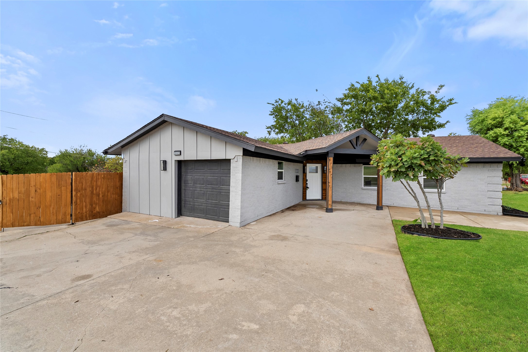 303 Saffron Circle — photo