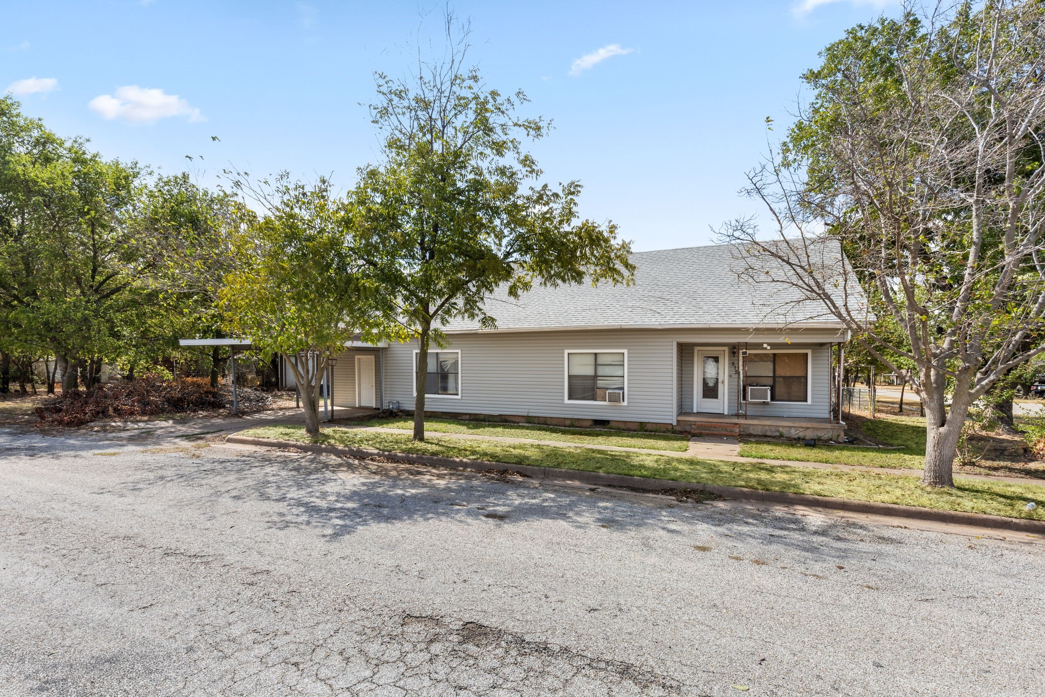 515 N Angelina Street — photo