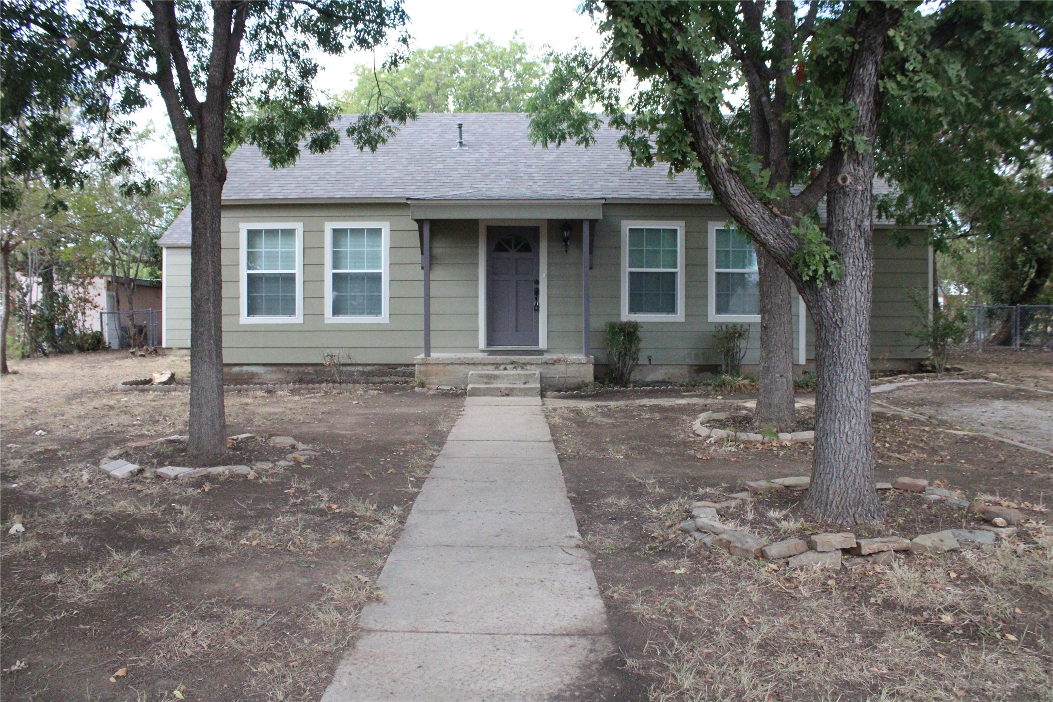 1021 Santa Clara Dr — photo