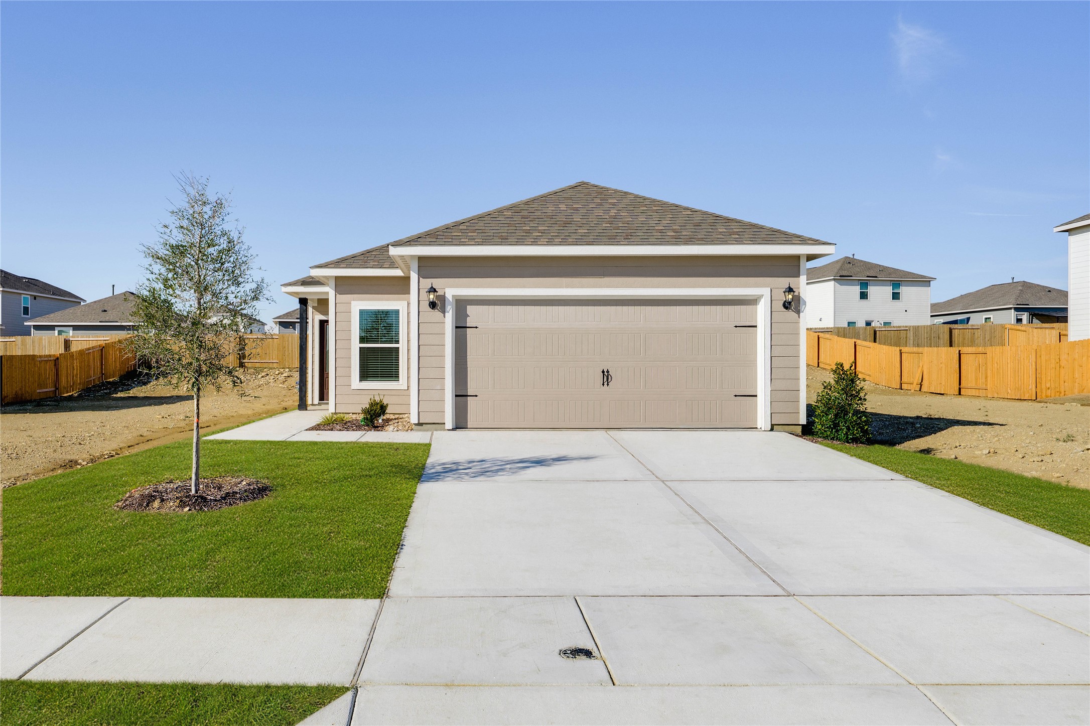 8404 White Wolf Trail — photo