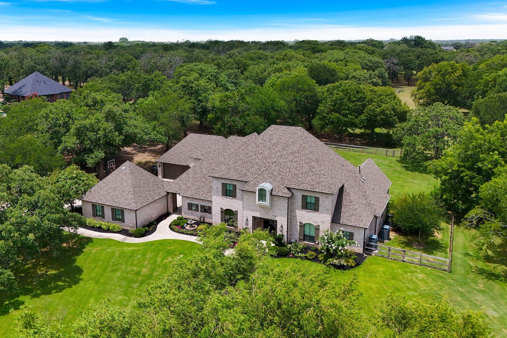 233 Hickory Ridge Court — photo