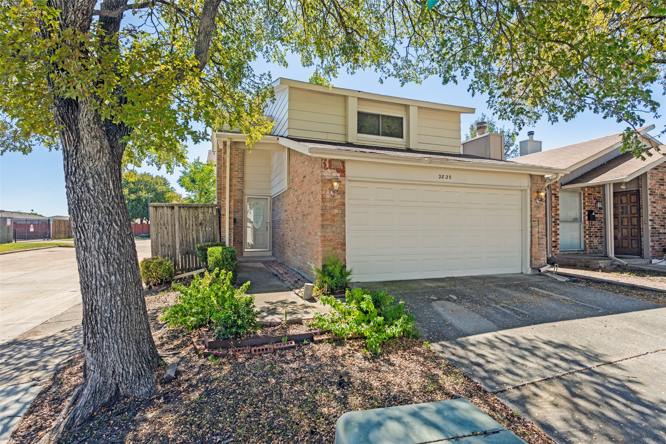 2820 Southern Cross Drive — photo