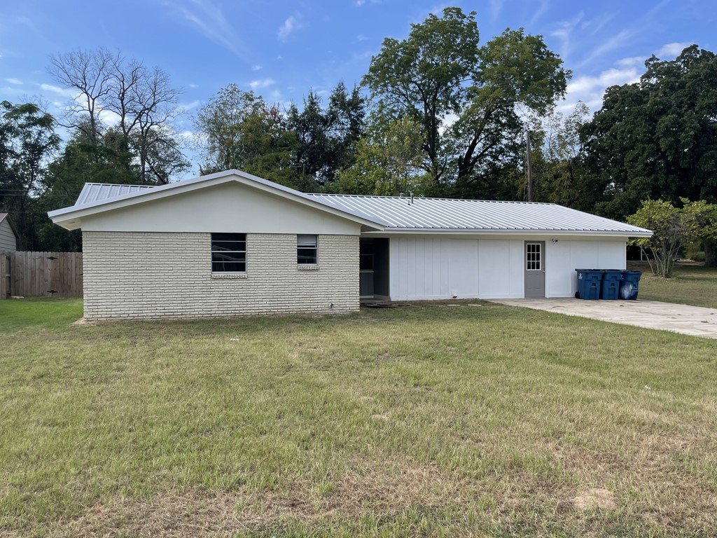 615 Cherokee Trace — photo