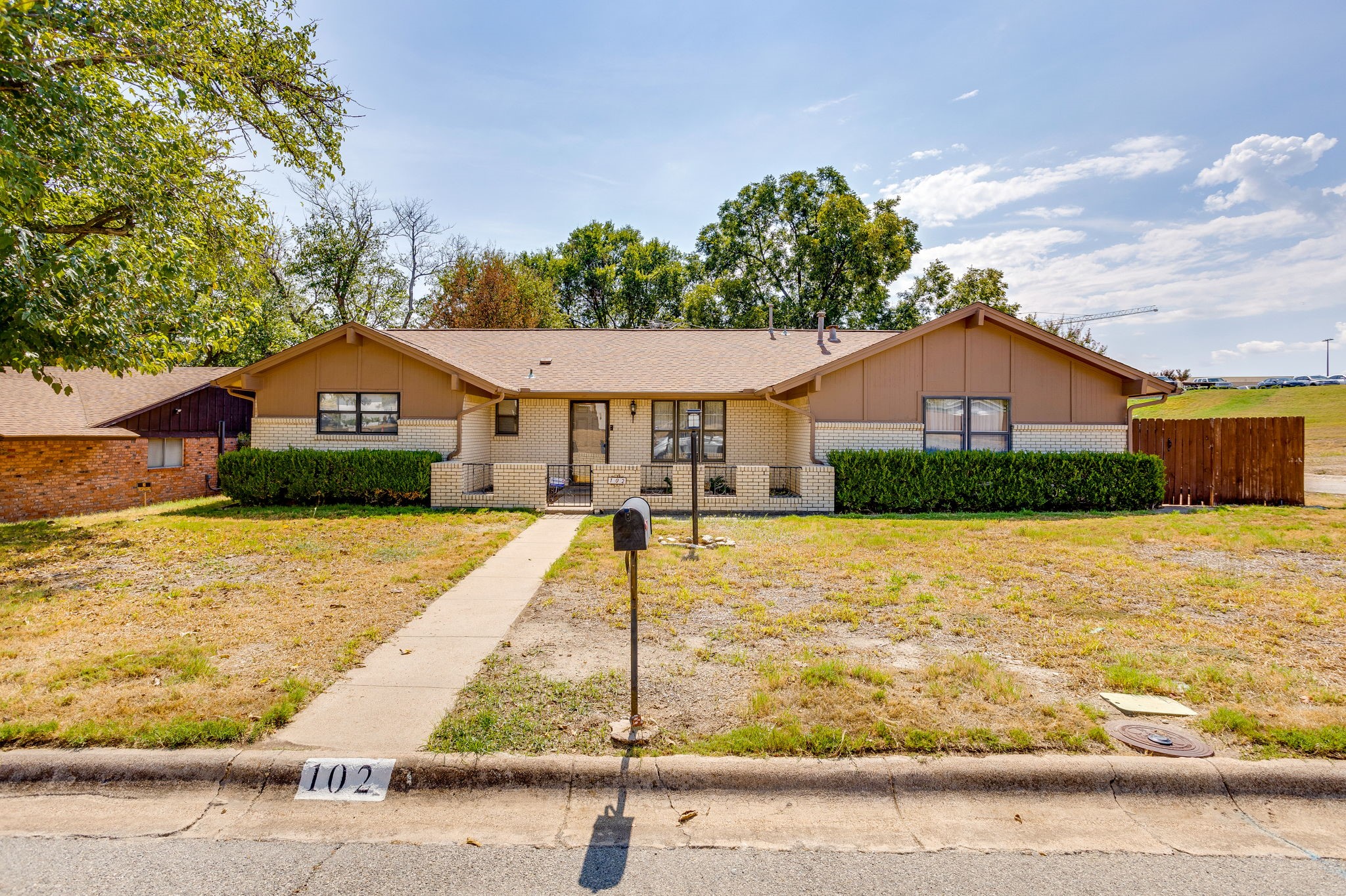 102 Roselawn Drive — photo