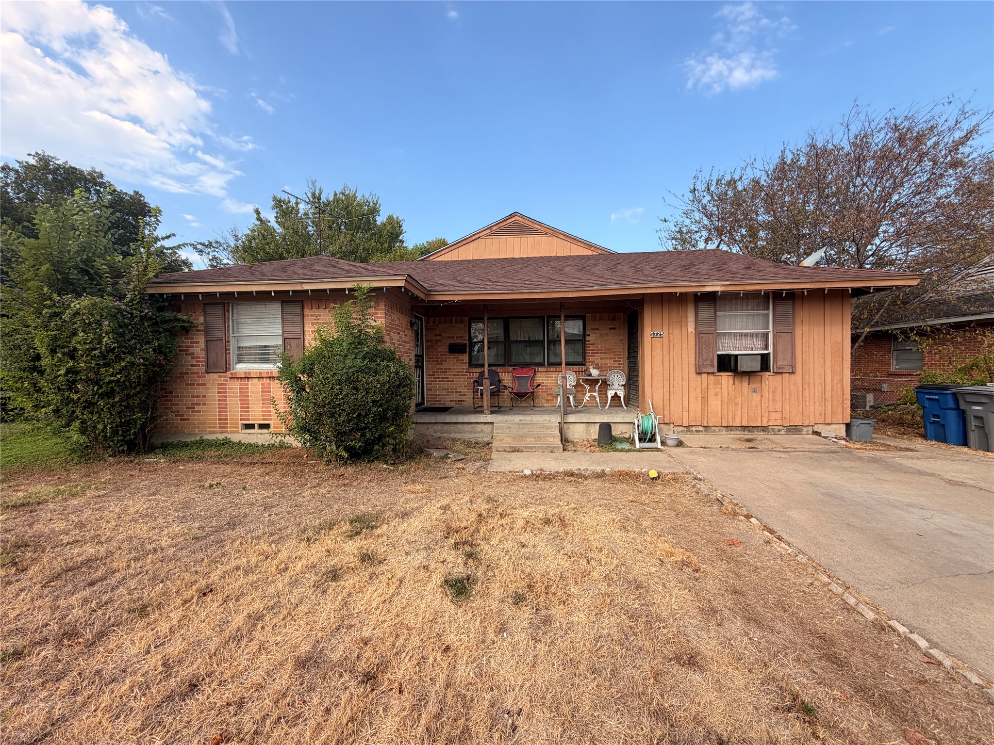 5725 Lazy River Drive — photo