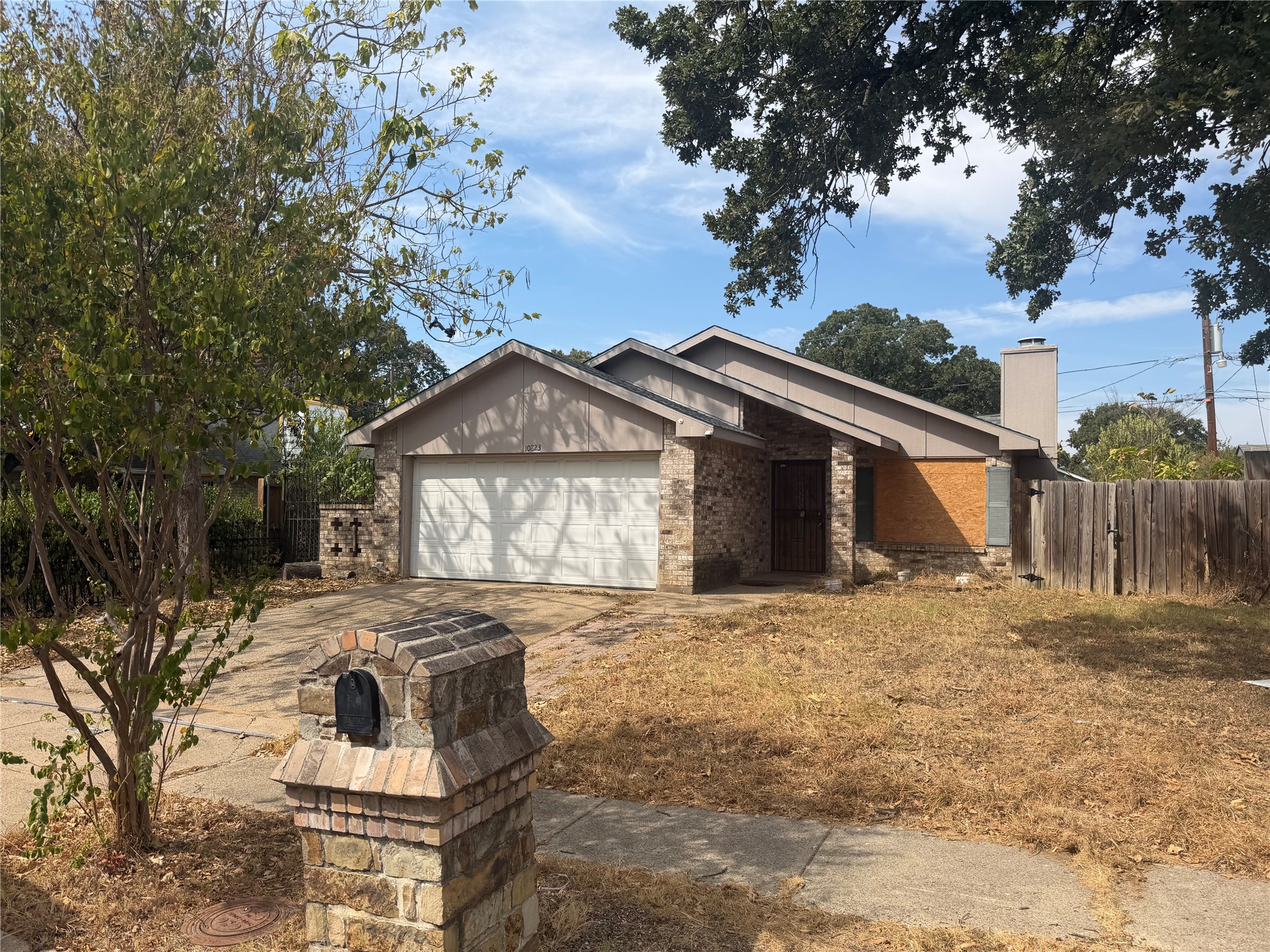 10823 Addie Road — photo