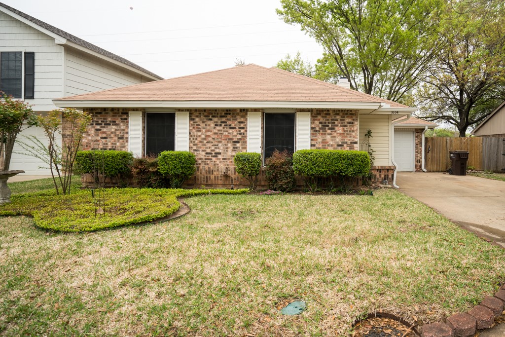 3104 Boxwood Lane — photo