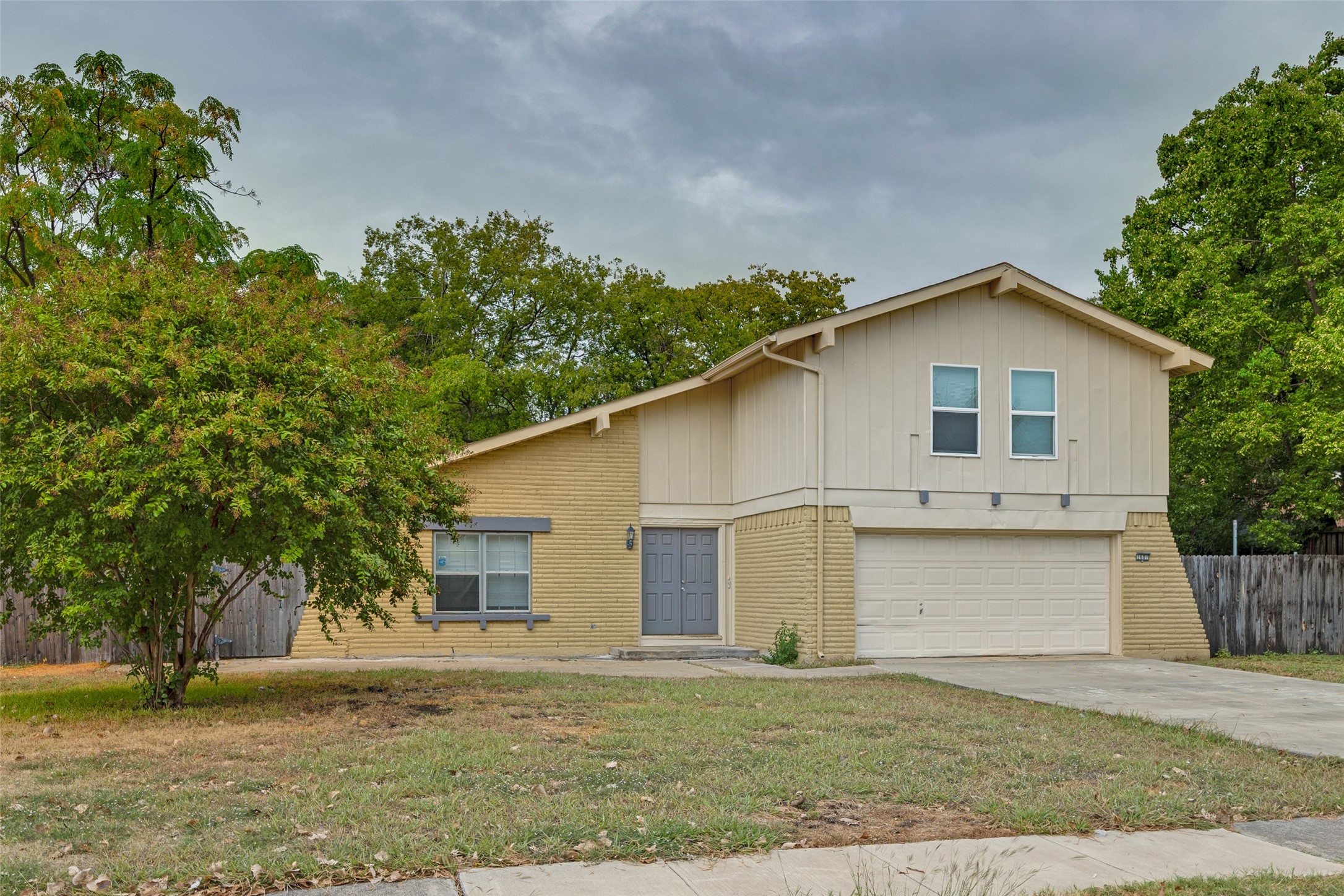 1601 Wendy Way — photo