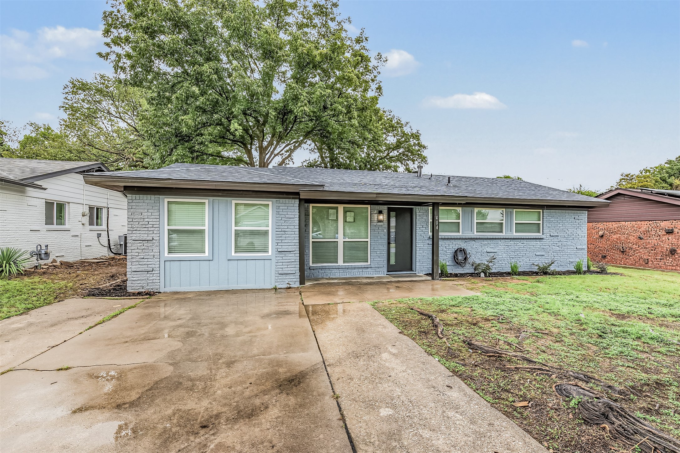 404 Simmons Drive — photo