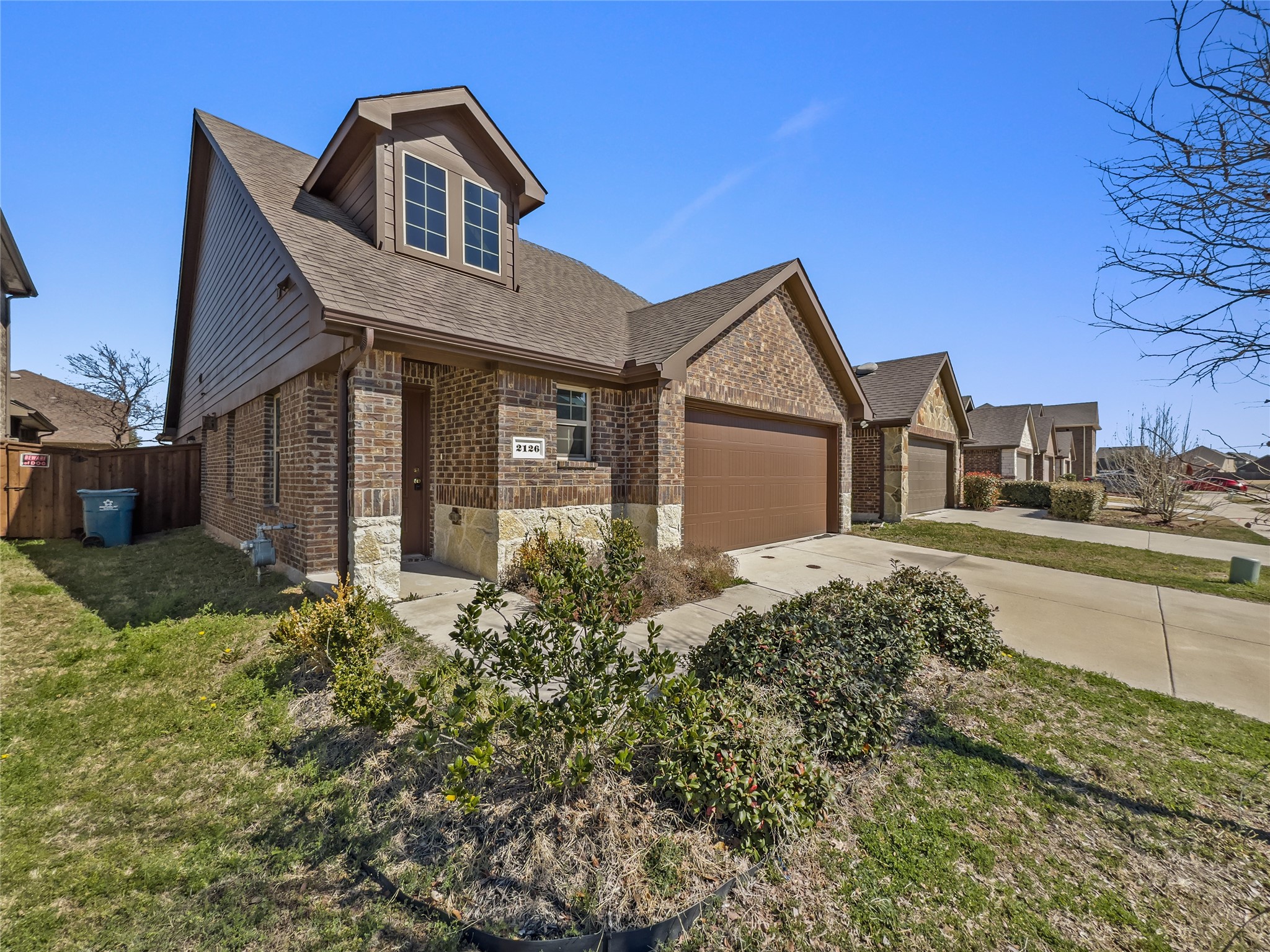 2126 Hobby Drive — photo