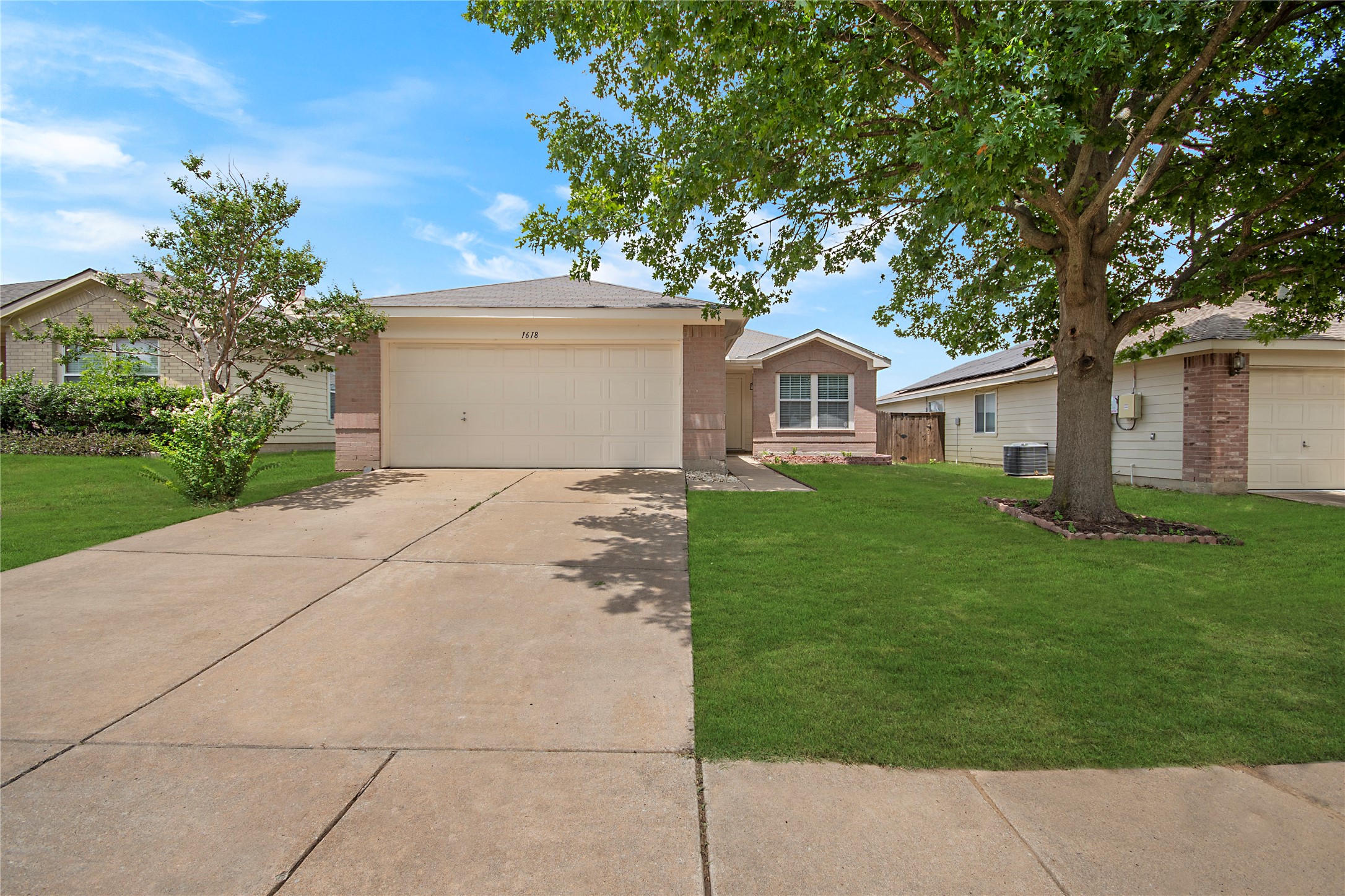 1618 Pin Oak Trail — photo