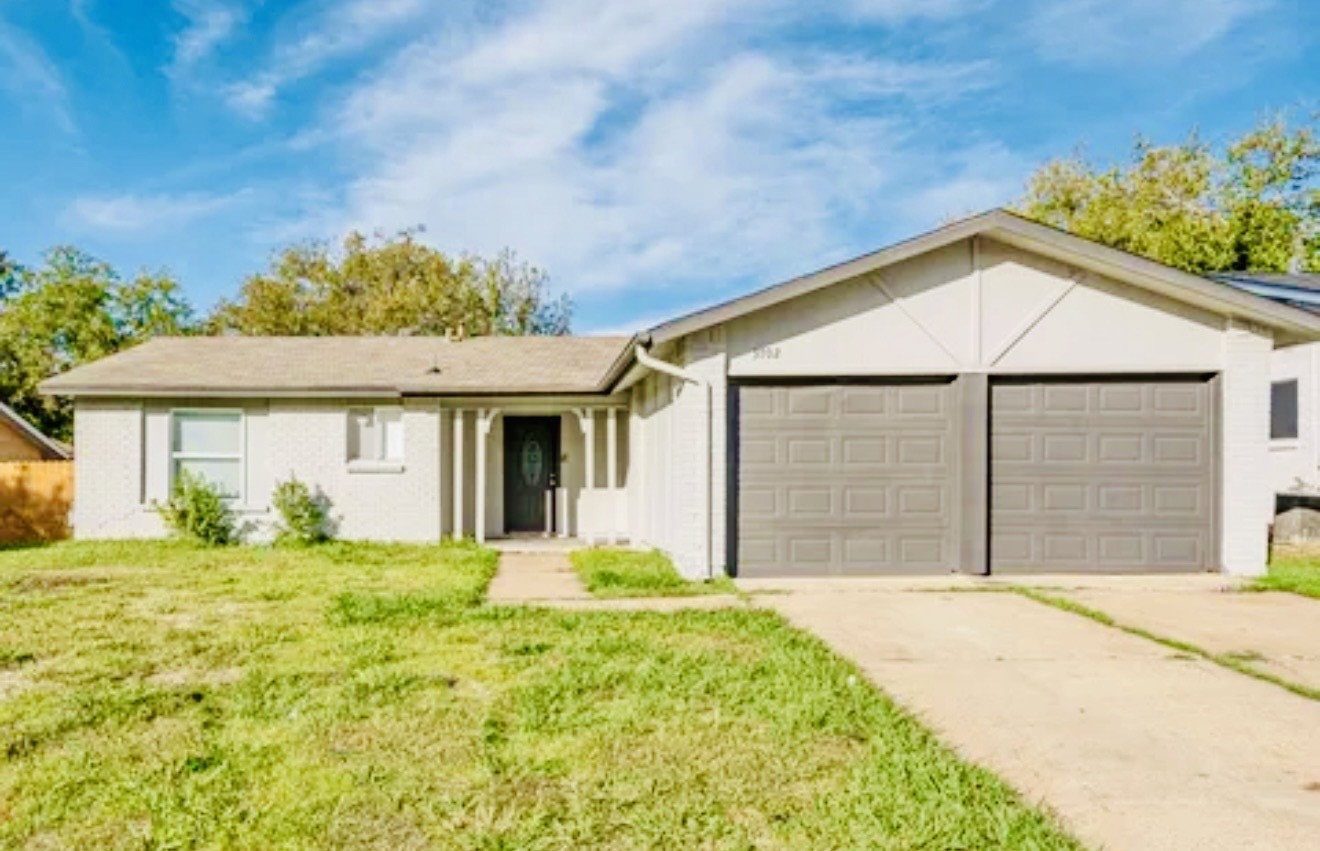 3702 Lindsey Court — photo