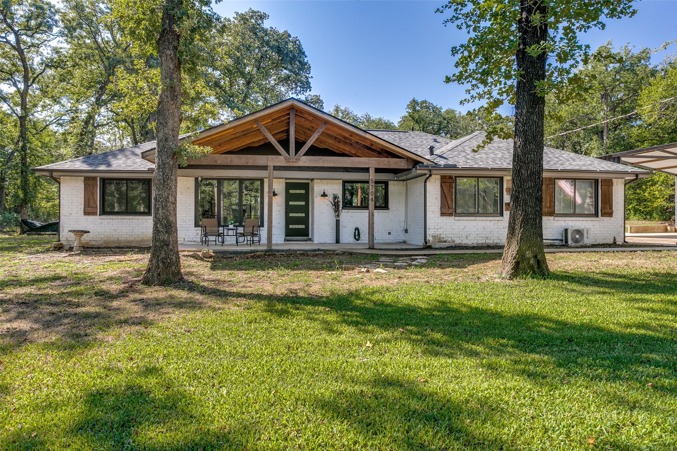 5704 Pecan Circle — photo
