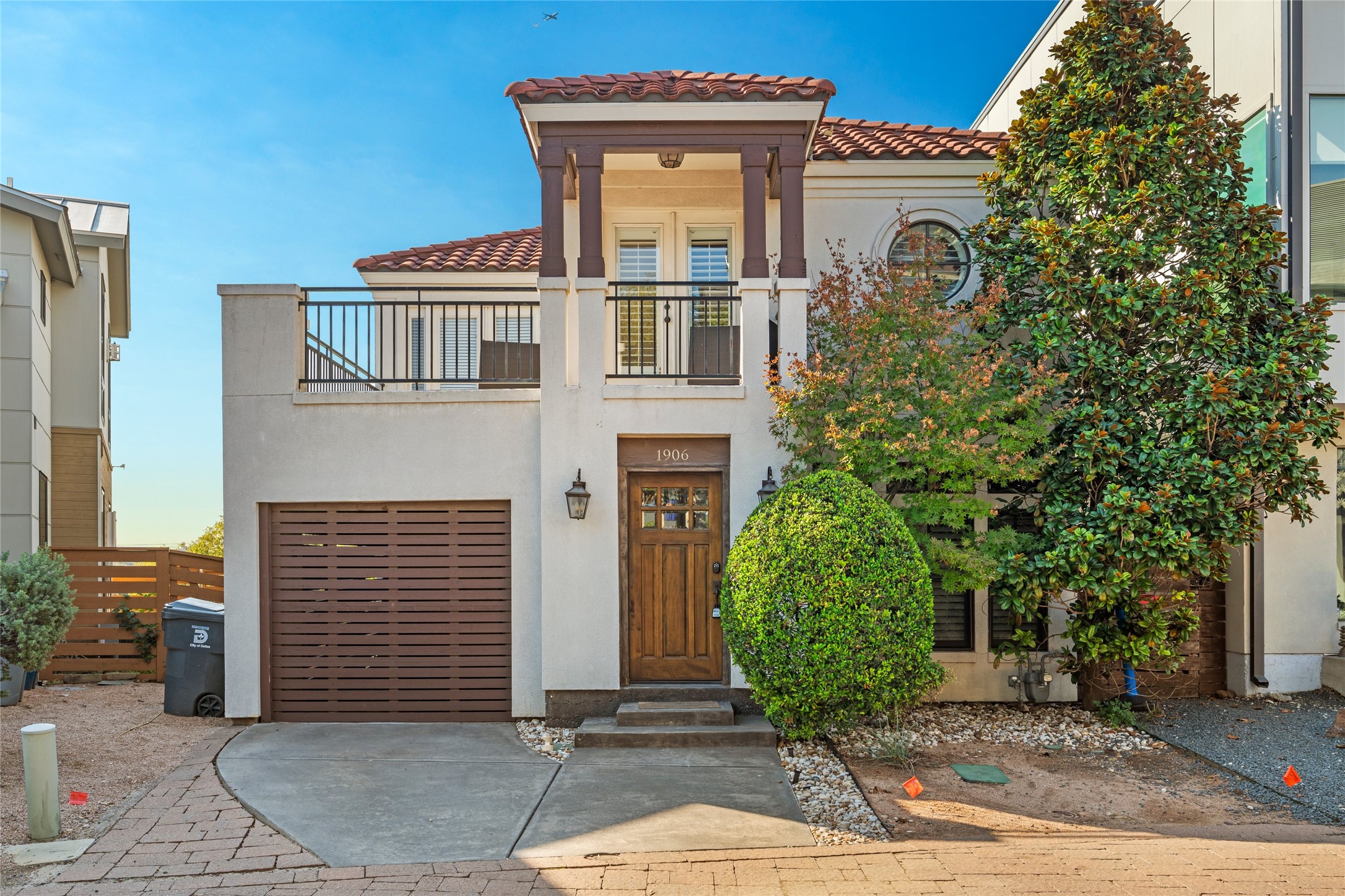 1906 Malone Cliff View — photo