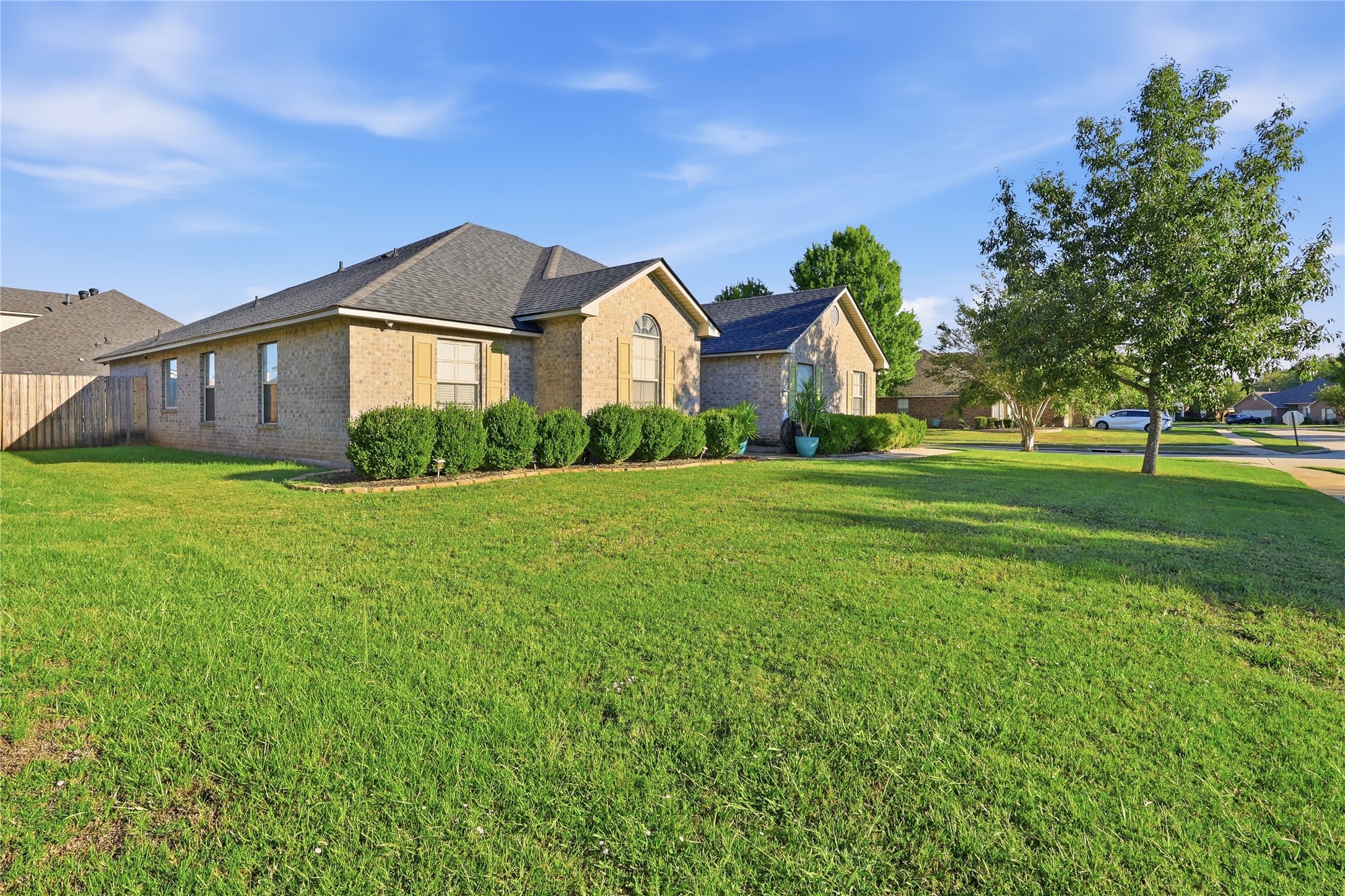 2302 Tallgrass Circle — photo