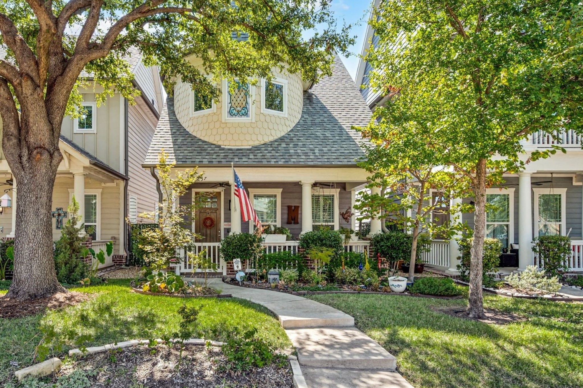 737 Hammond Street — photo