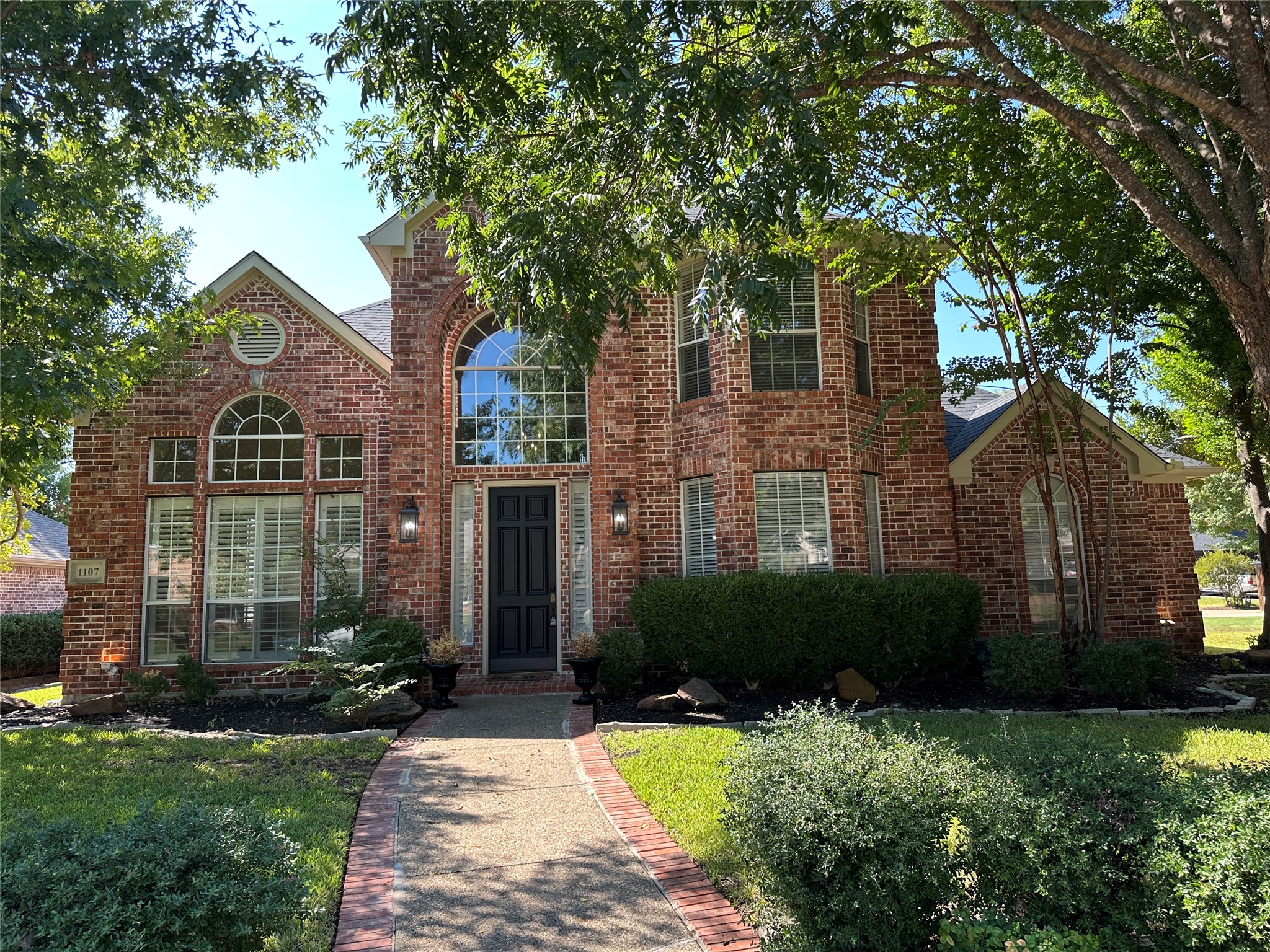 1107 Dunlay Court — photo